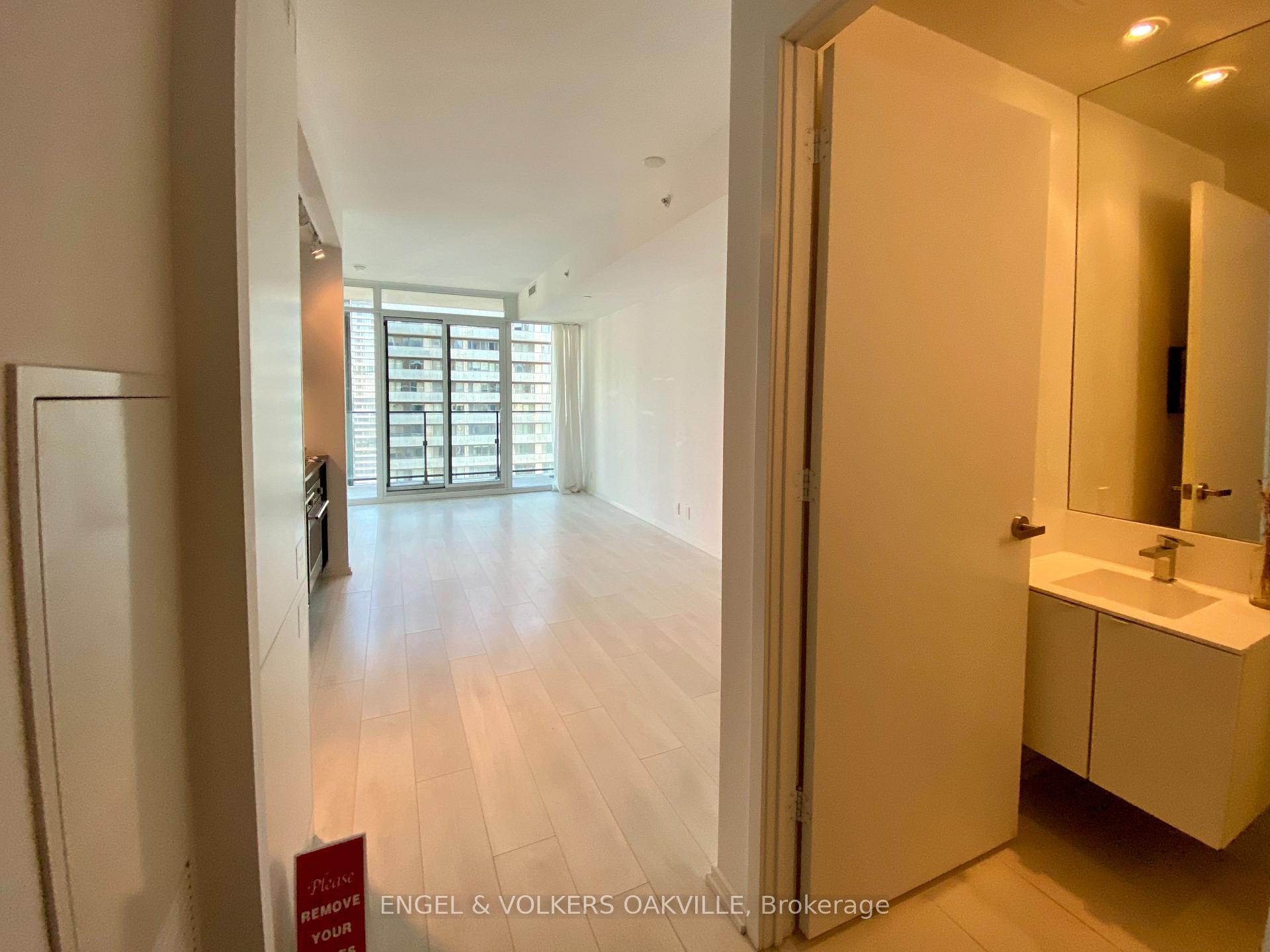 Photo 4 of Unit 3310, 125 Peter Street, Toronto, Waterfront Communities — HOMEH
