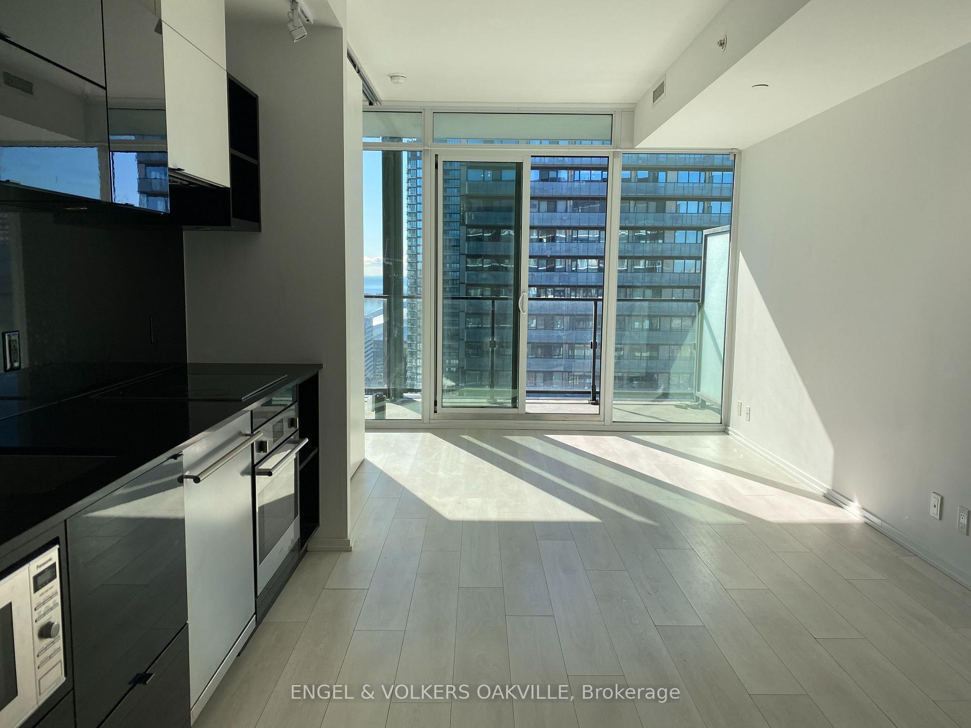 Photo 5 of Unit 3310, 125 Peter Street, Toronto, Waterfront Communities — HOMEH