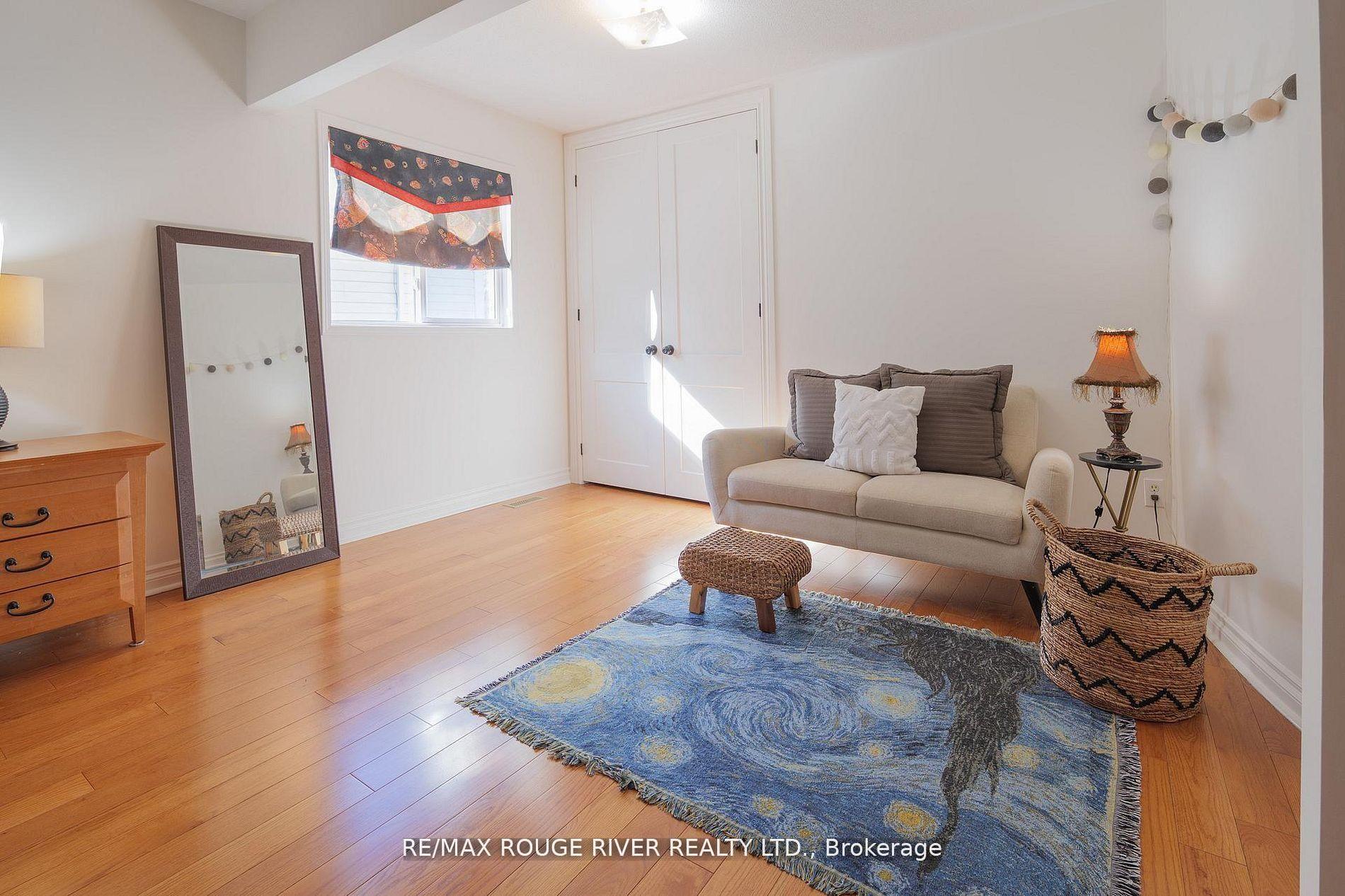 Photo 17 of 433 Woodsmere Crescent, Pickering, Amberlea — HOMEH