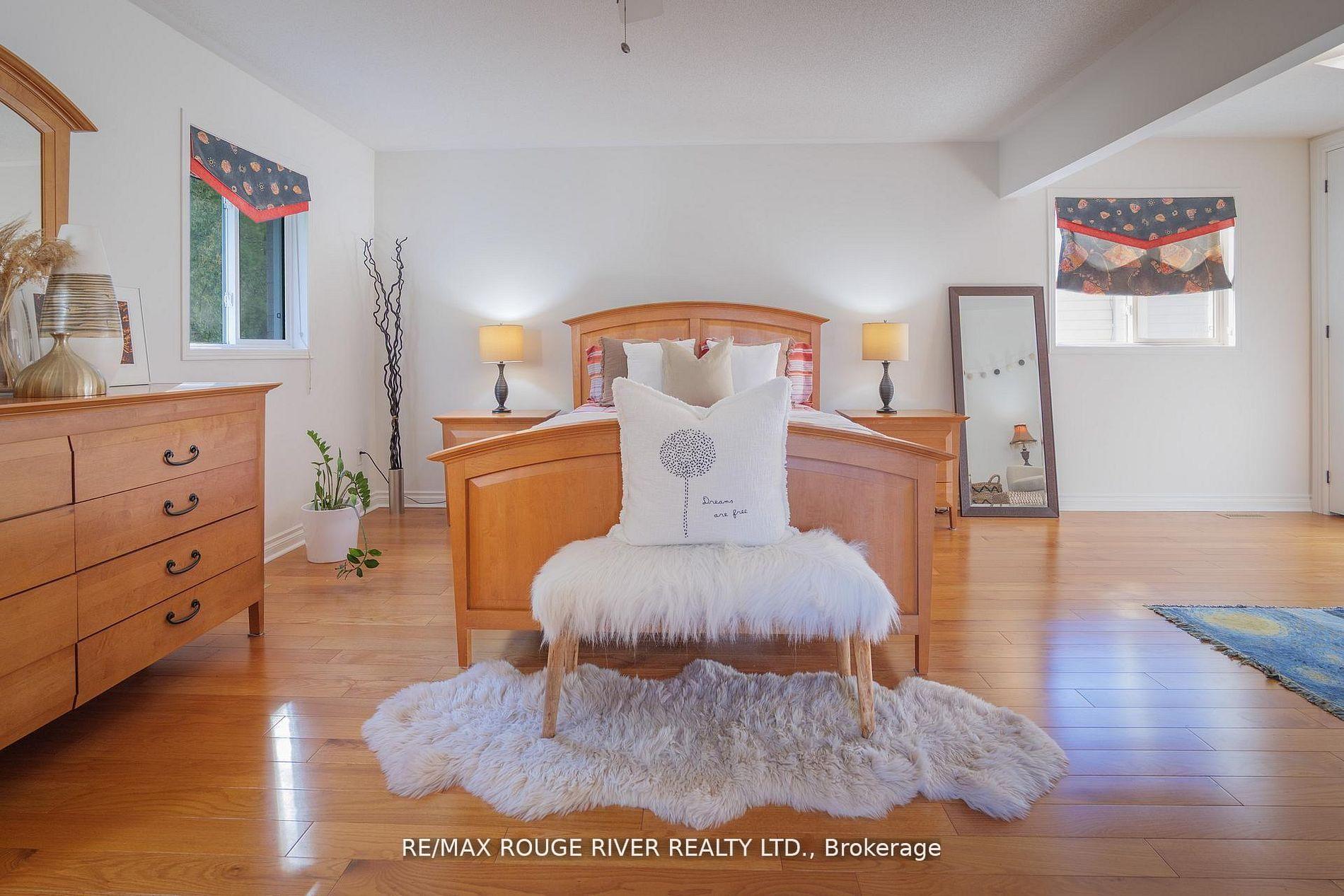Photo 18 of 433 Woodsmere Crescent, Pickering, Amberlea — HOMEH