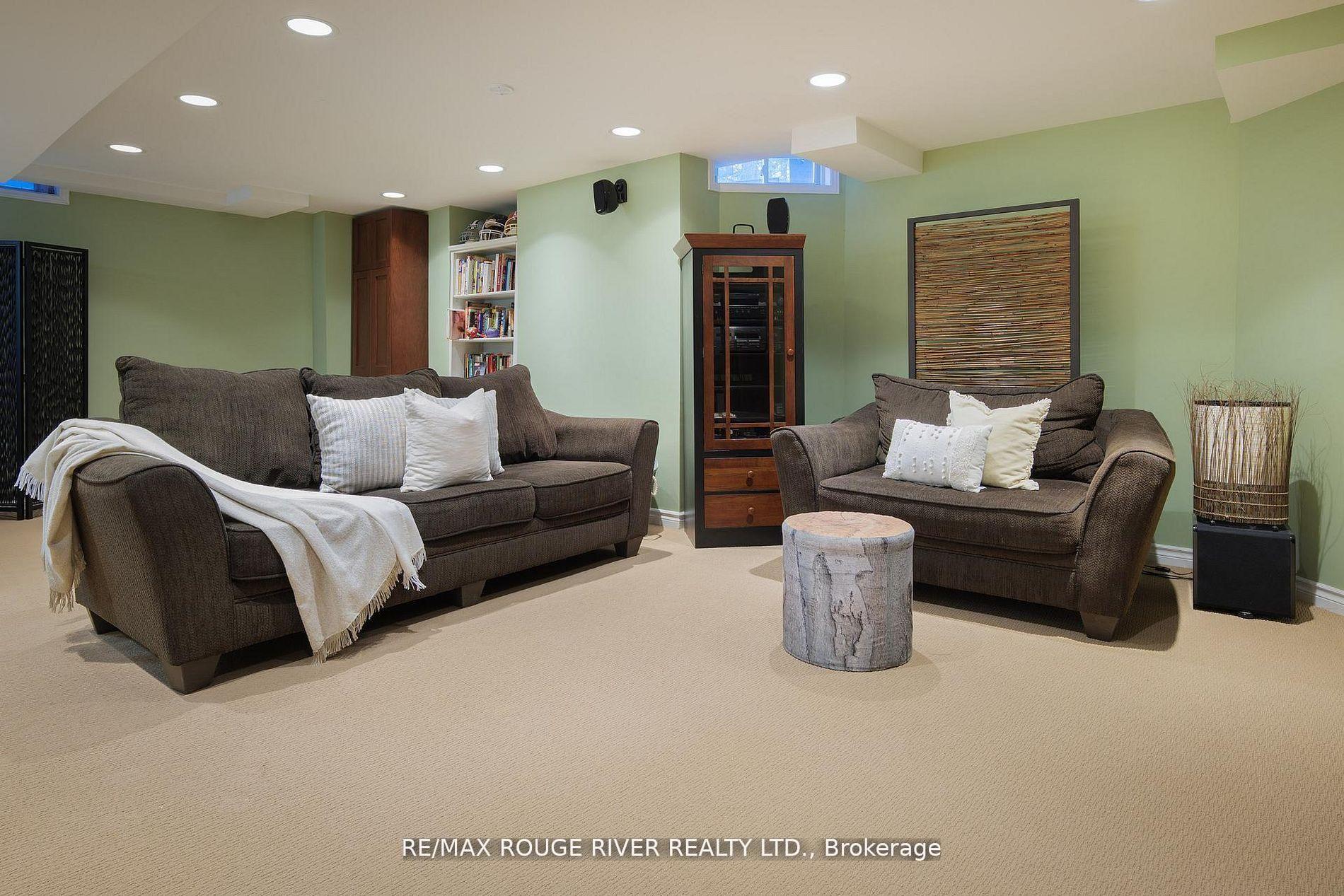 Photo 25 of 433 Woodsmere Crescent, Pickering, Amberlea — HOMEH
