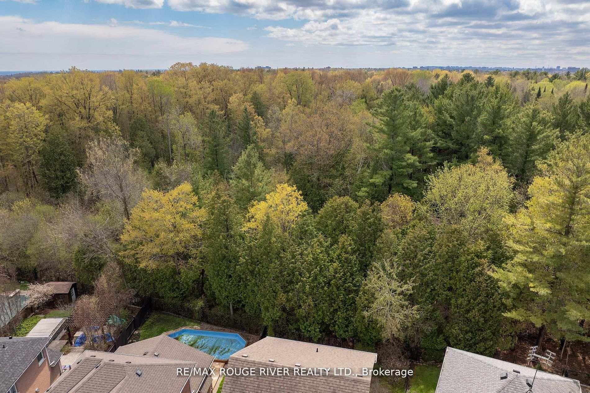Photo 31 of 433 Woodsmere Crescent, Pickering, Amberlea — HOMEH