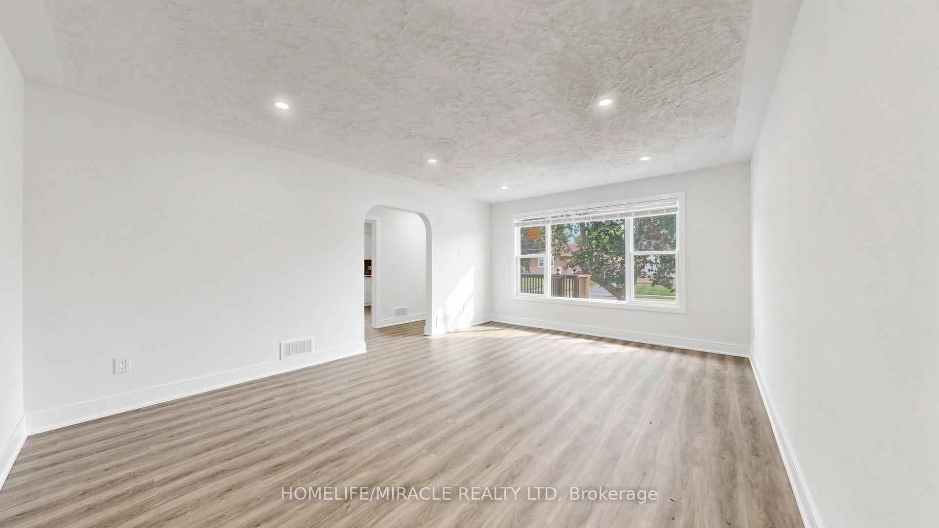Photo 11 of 623 Olive Avenue, Oshawa, Donevan — HOMEH