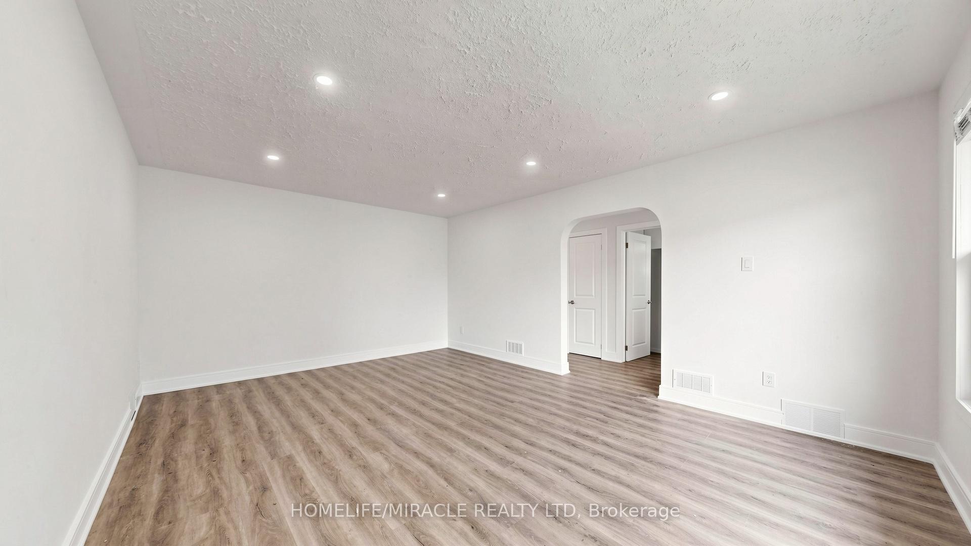 Photo 17 of 623 Olive Avenue, Oshawa, Donevan — HOMEH