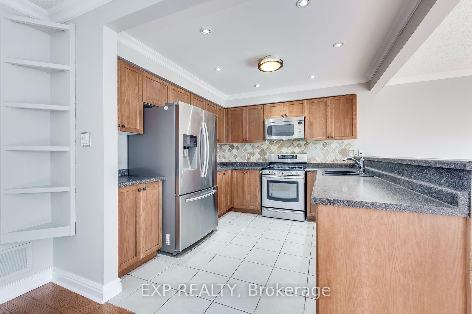 Photo 10 of 2378 Highcroft Road, Oakville, Westmount — HOMEH