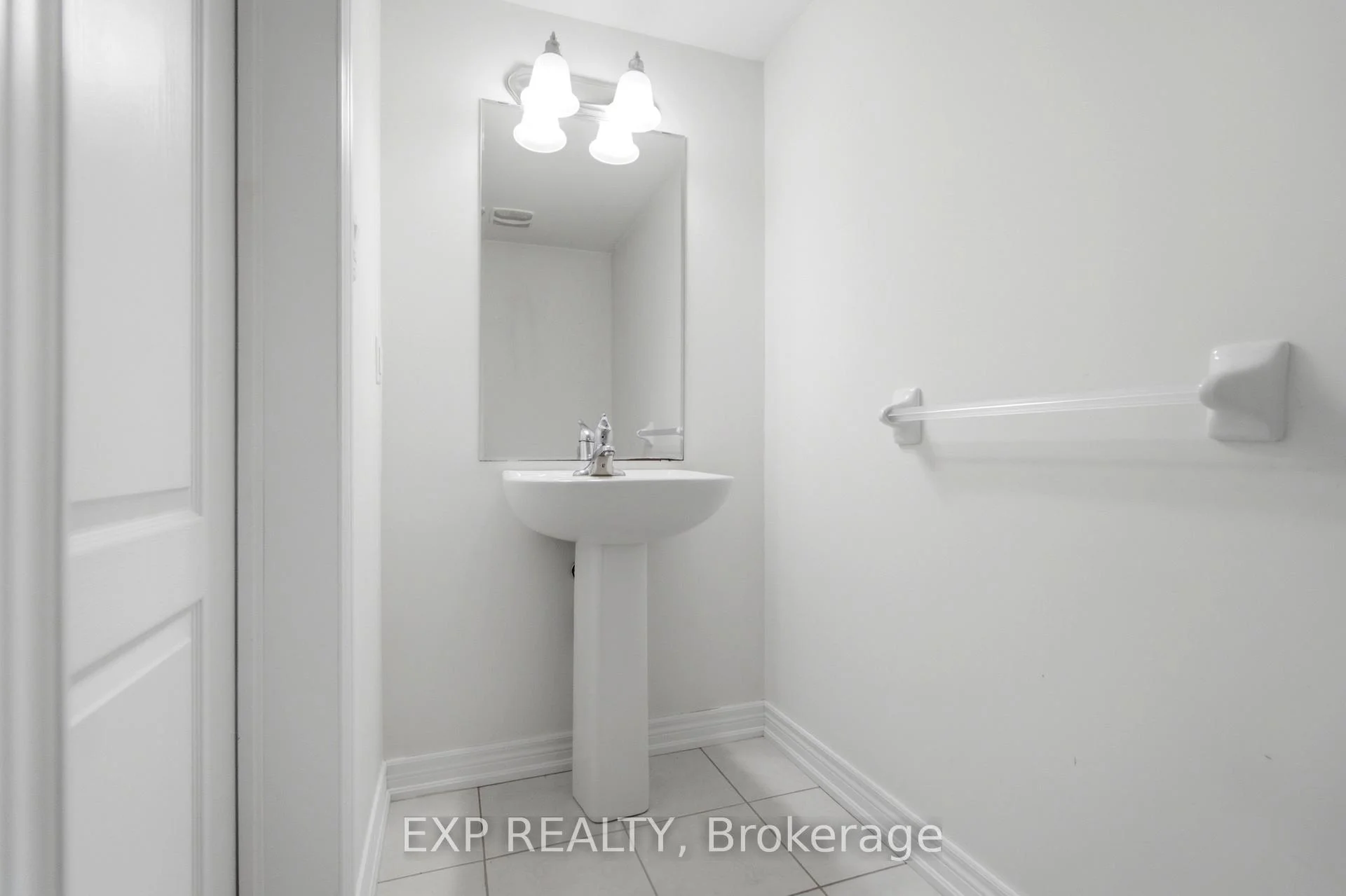 Photo 24 of Unit 19, 755 Linden Drive, Cambridge, Preston Heights — HOMEH