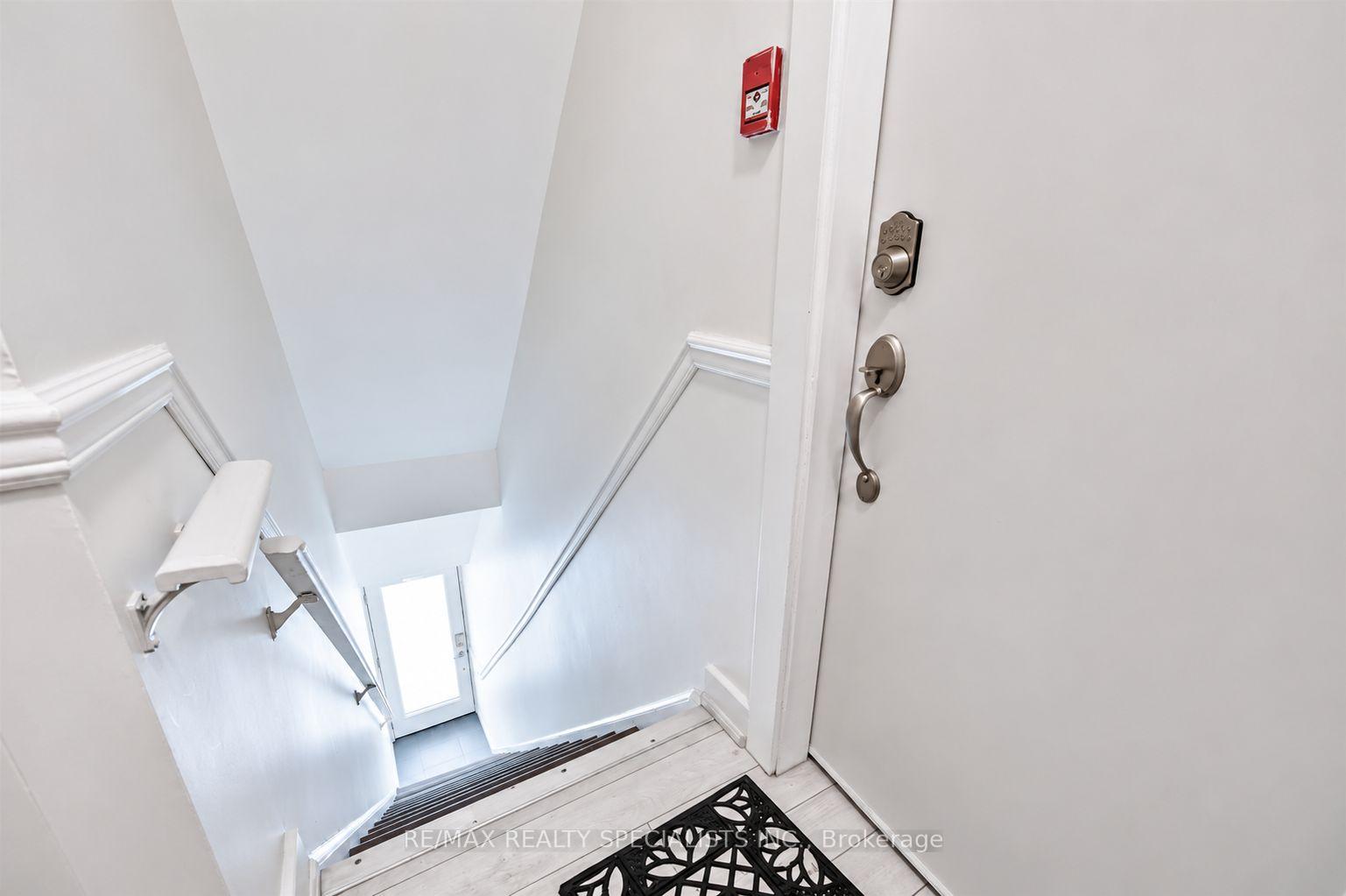 Photo 27 of 1659 Gerrard Street E, Toronto, Woodbine Corridor — HOMEH