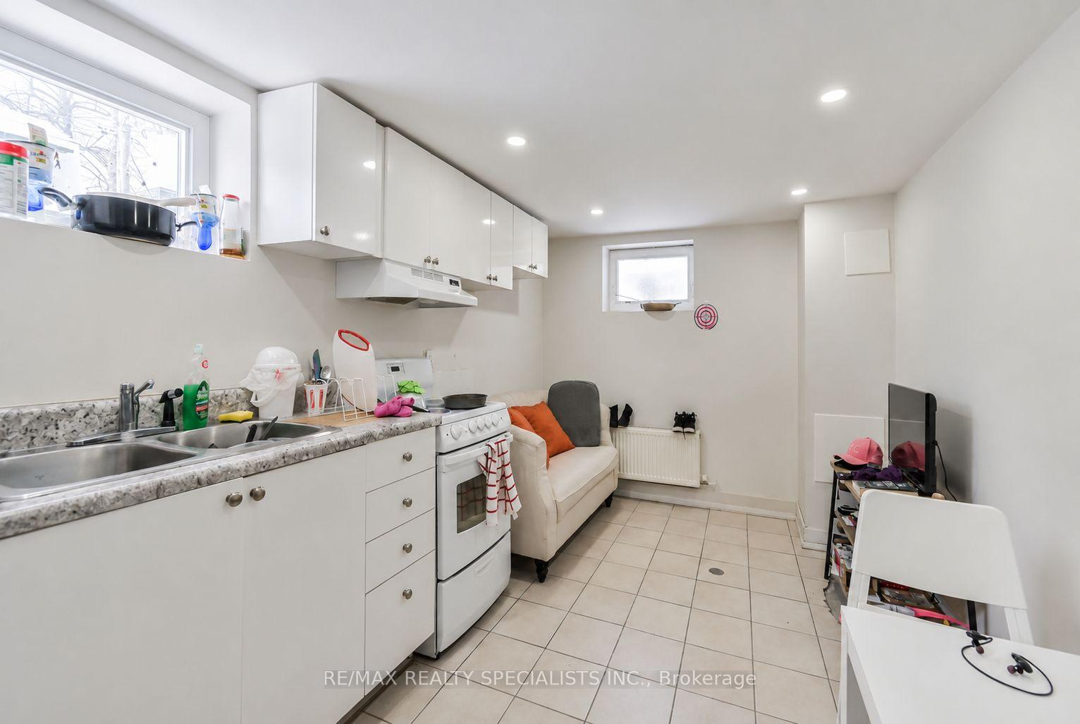 Photo 31 of 1659 Gerrard Street E, Toronto, Woodbine Corridor — HOMEH