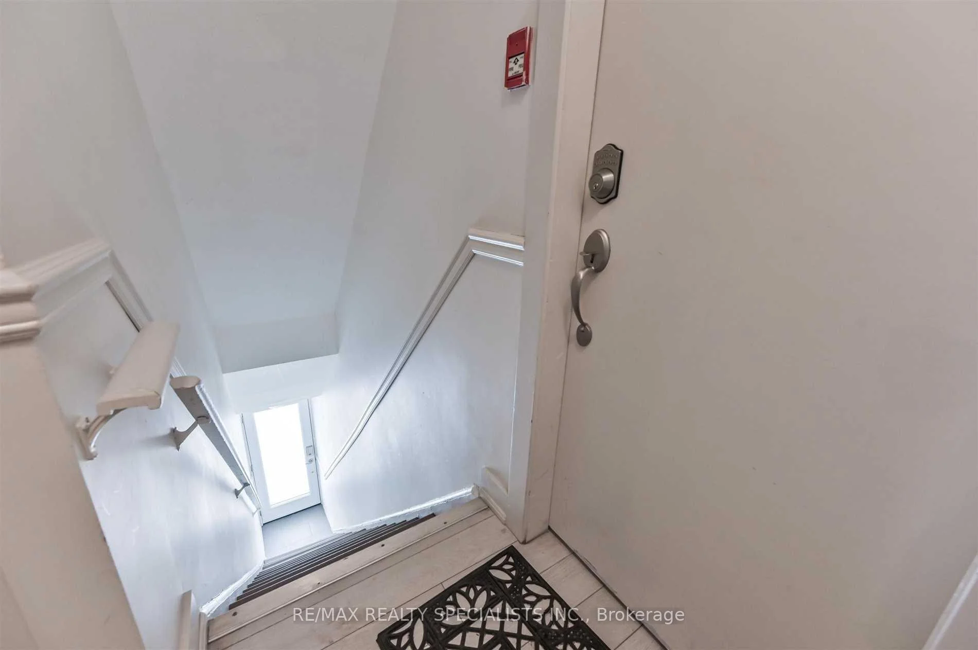 Photo 15 of 1659 Gerrard Street E, Toronto, Woodbine Corridor — HOMEH