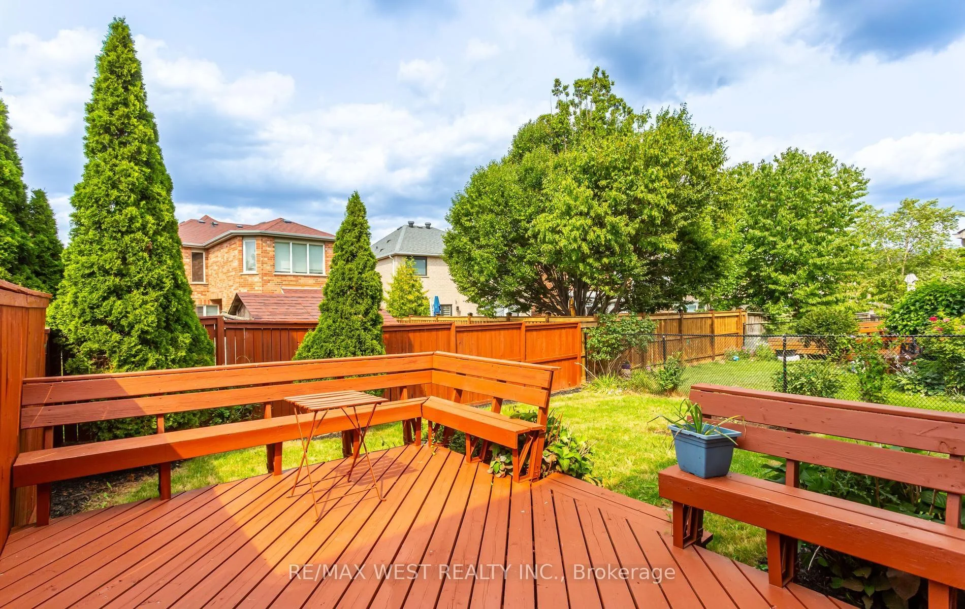 Photo 3 of 5239 Bushelgrove Circle, Mississauga, Central Erin Mills — HOMEH