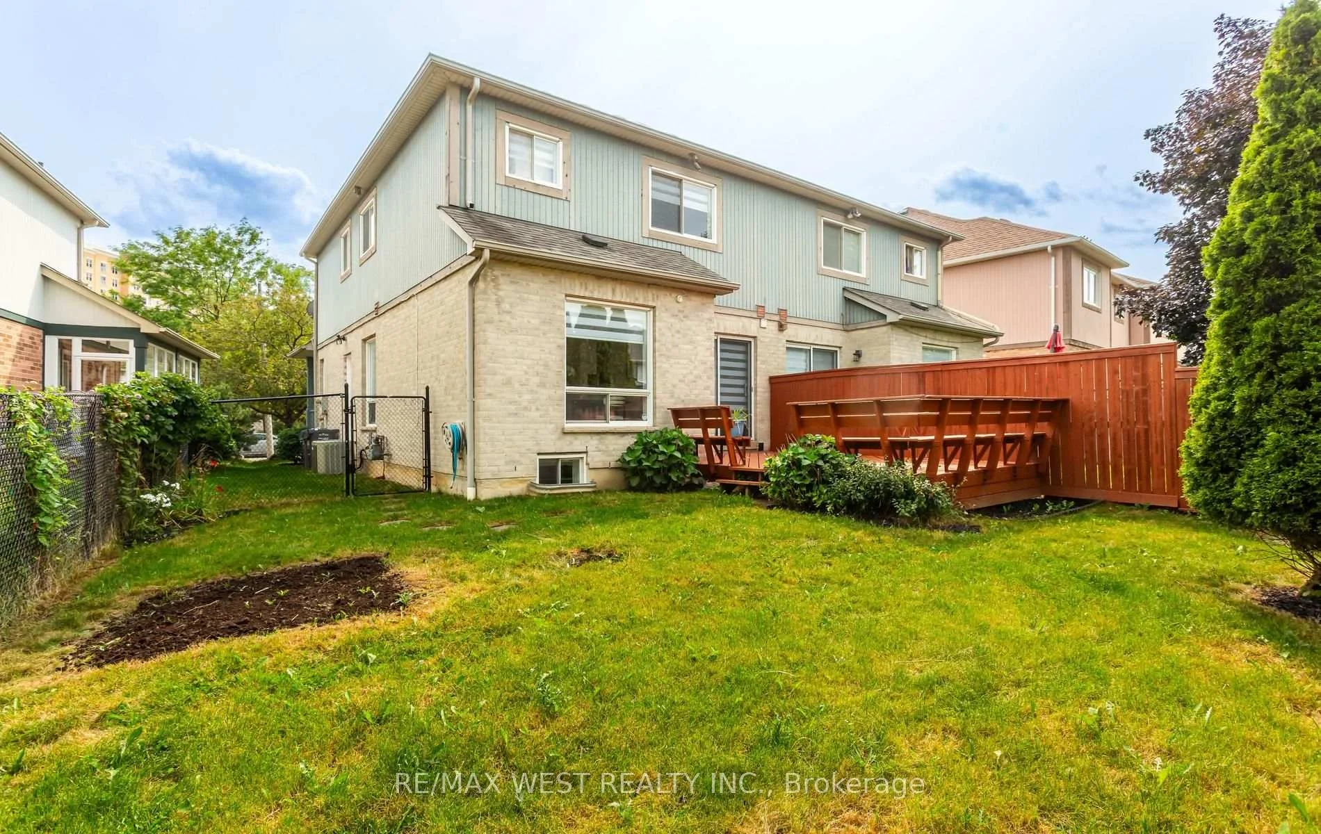 Photo 4 of 5239 Bushelgrove Circle, Mississauga, Central Erin Mills — HOMEH