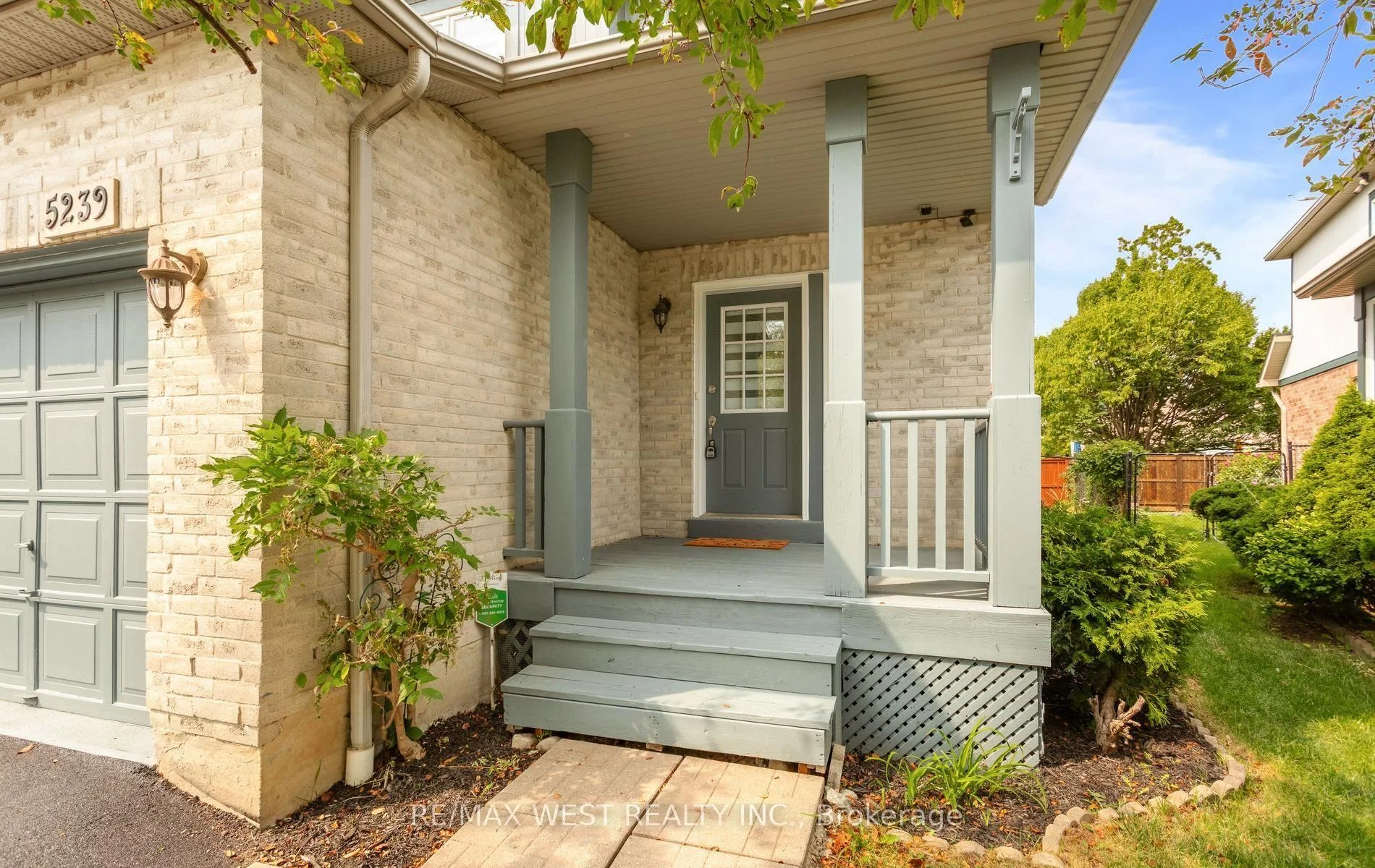 Photo 11 of 5239 Bushelgrove Circle, Mississauga, Central Erin Mills — HOMEH