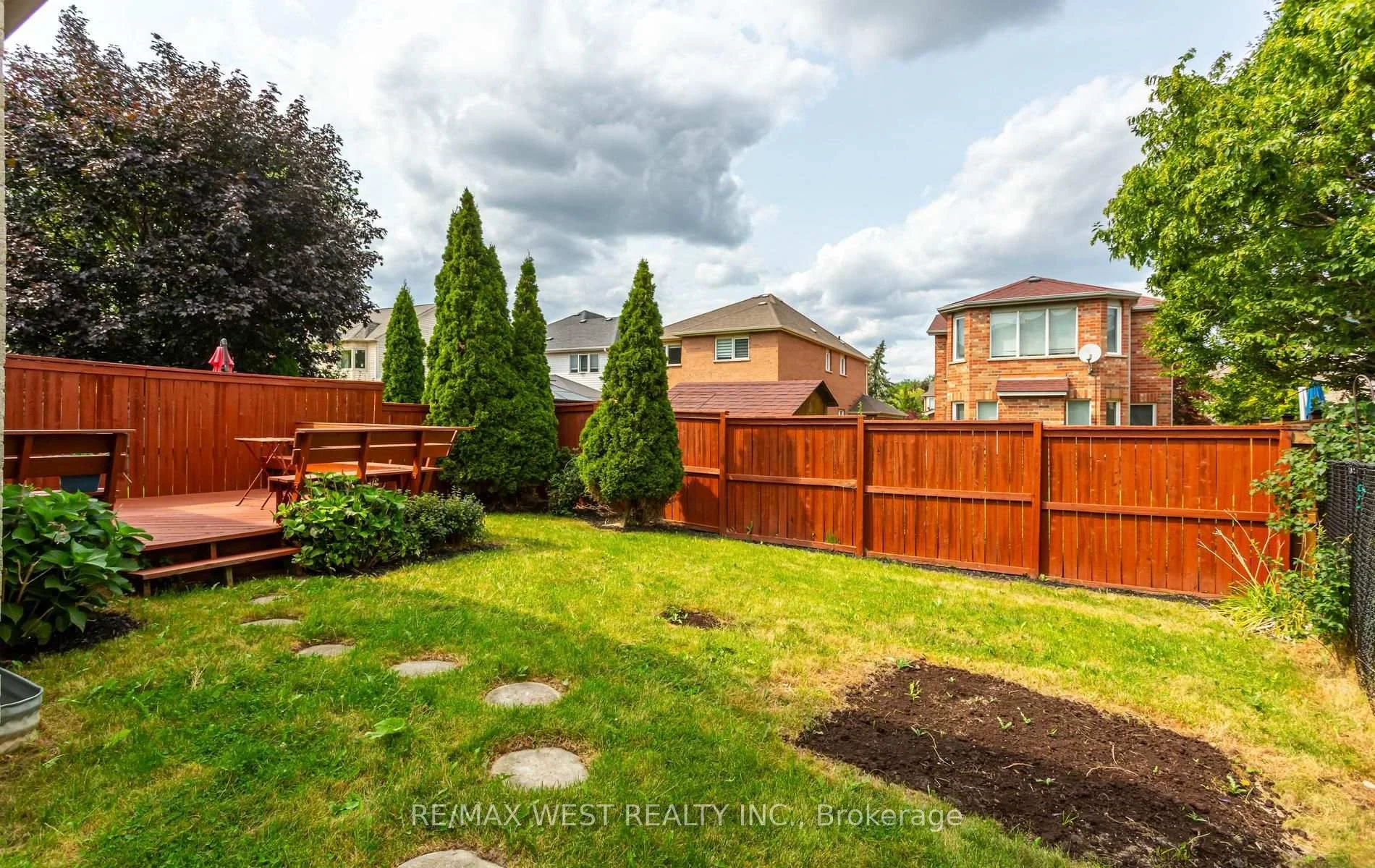 Photo 19 of 5239 Bushelgrove Circle, Mississauga, Central Erin Mills — HOMEH