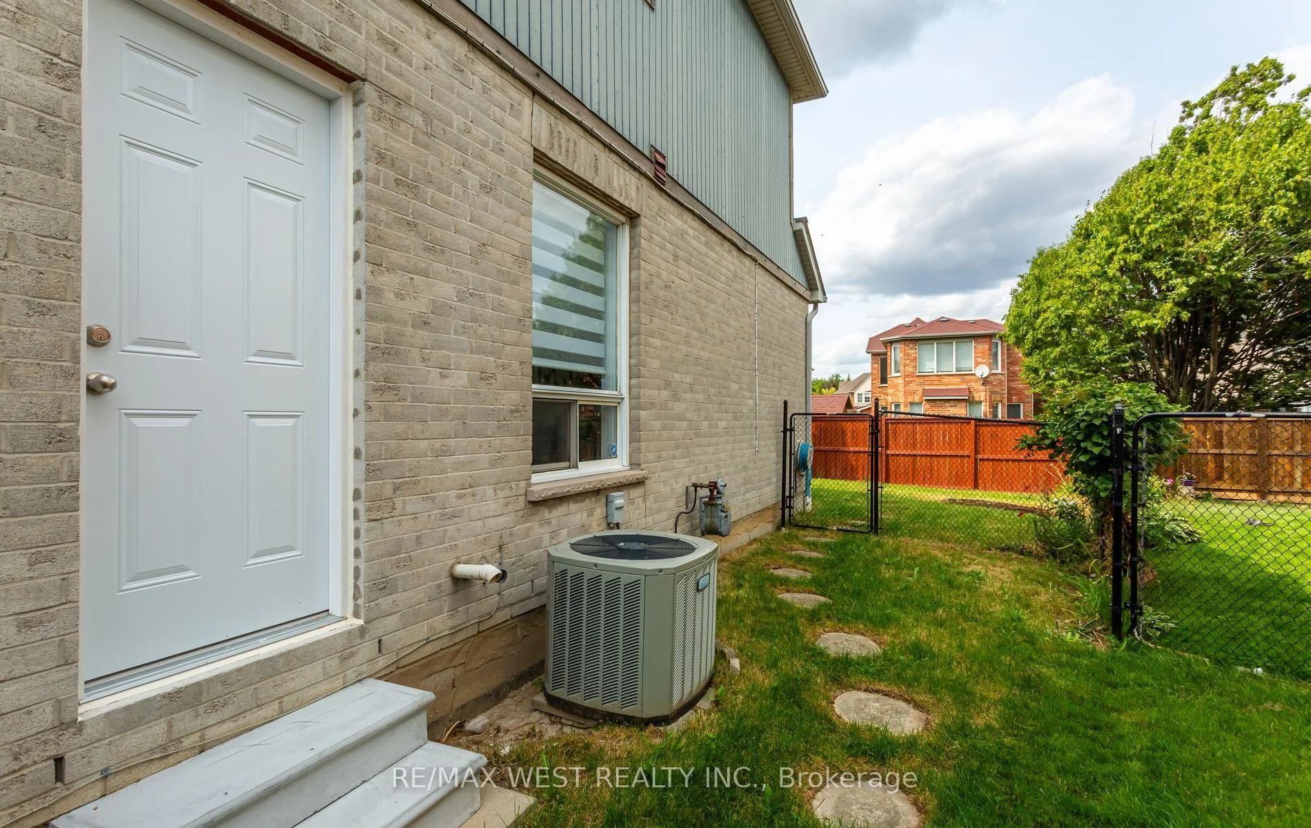 Photo 26 of 5239 Bushelgrove Circle, Mississauga, Central Erin Mills — HOMEH