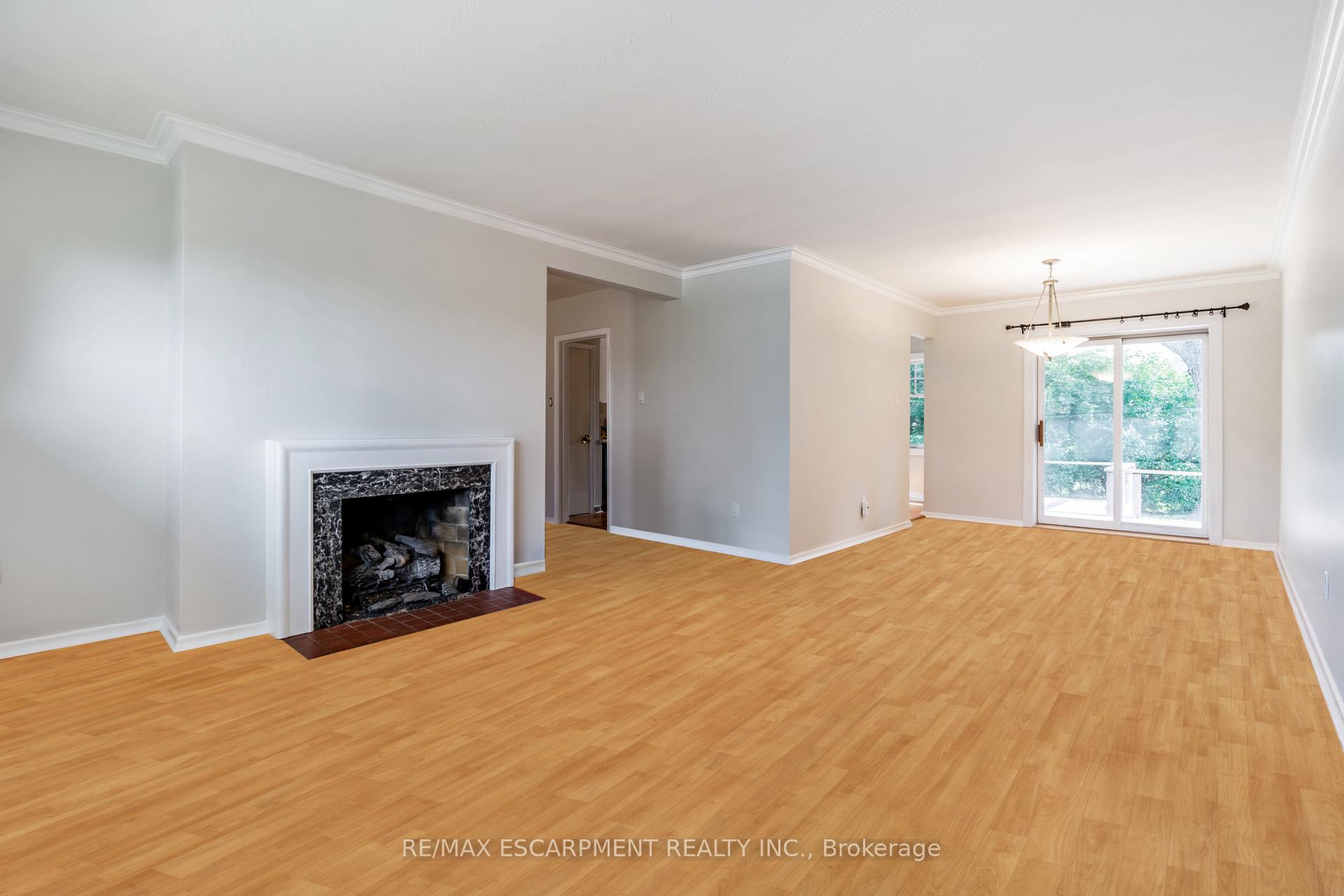 Photo 3 of Unit Main, 1497 Park Royale Boulevard, Mississauga, Lakeview — HOMEH
