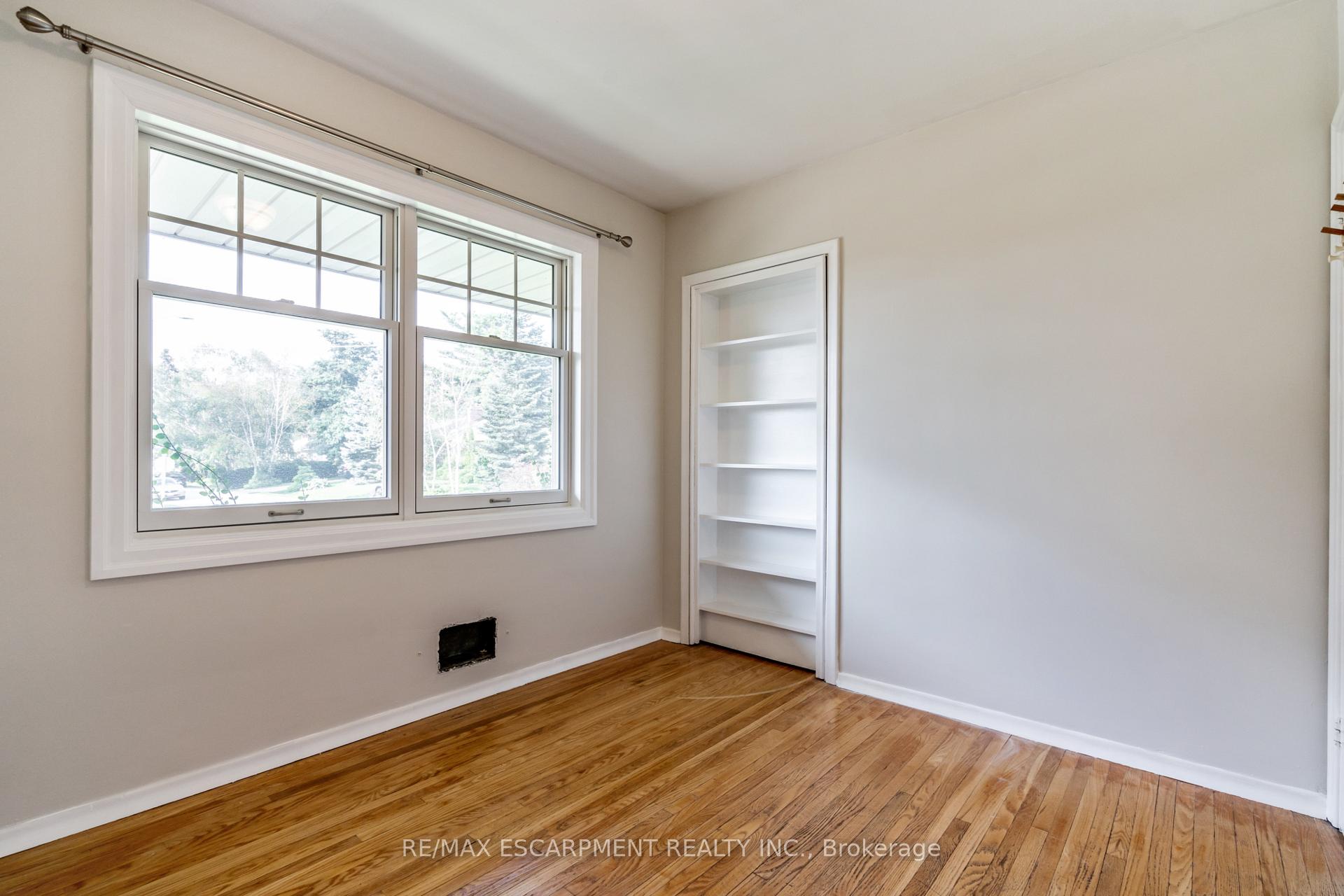 Photo 8 of Unit Main, 1497 Park Royale Boulevard, Mississauga, Lakeview — HOMEH