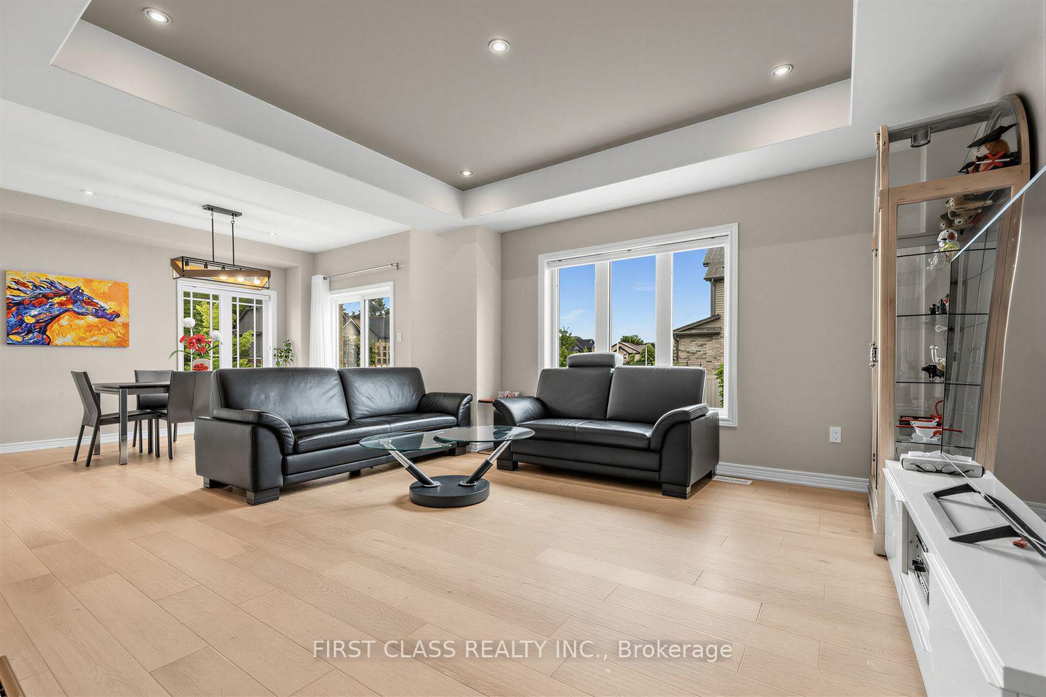 Photo 8 of 2 Pennell Drive, Barrie, Ardagh — HOMEH