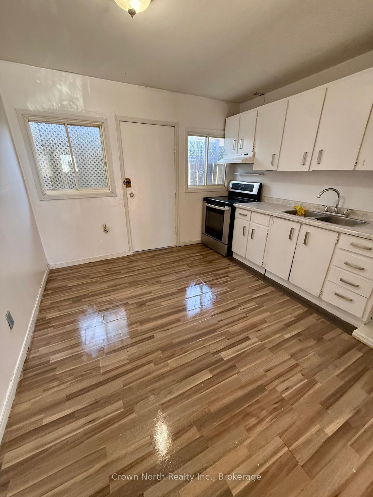 Photo 3 of 606 Hoskin Avenue, Oshawa, Donevan — HOMEH