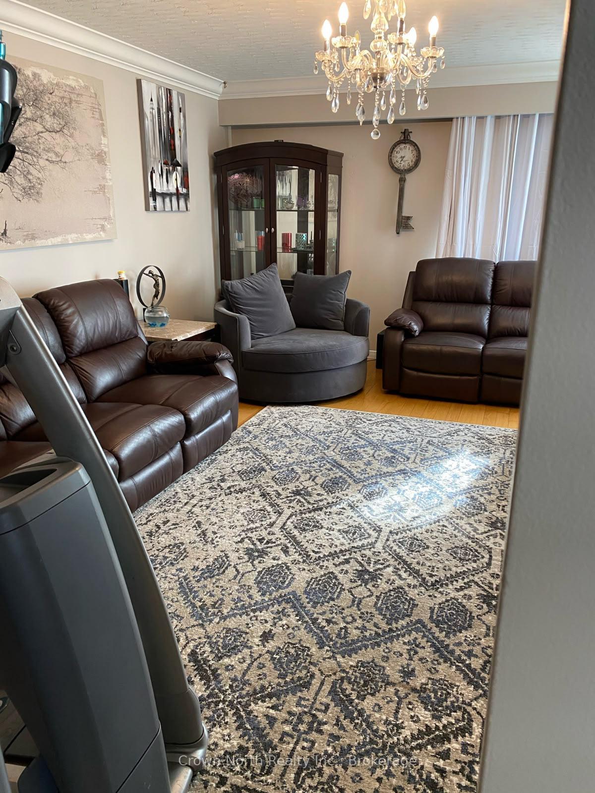 Photo 15 of 606 Hoskin Avenue, Oshawa, Donevan — HOMEH