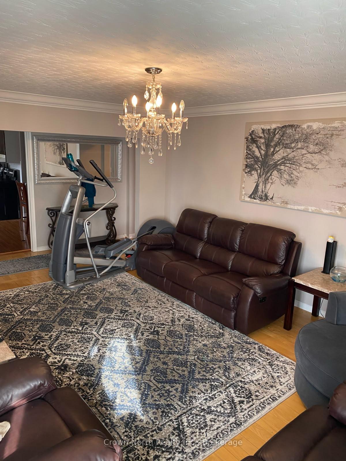 Photo 17 of 606 Hoskin Avenue, Oshawa, Donevan — HOMEH
