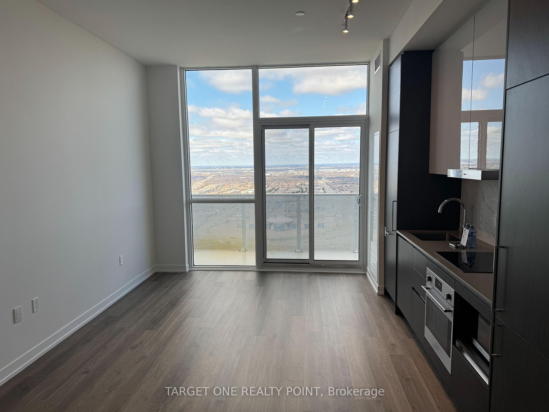 Photo 3 of Unit PH108, 195 Commerce Street, Vaughan, Vaughan Corporate Centre — HOMEH