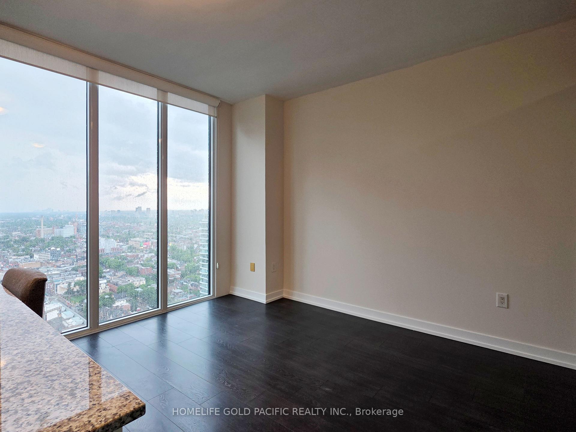 Photo 3 of Unit 3901, 426 University Avenue, Toronto, Kensington-Chinatown — HOMEH