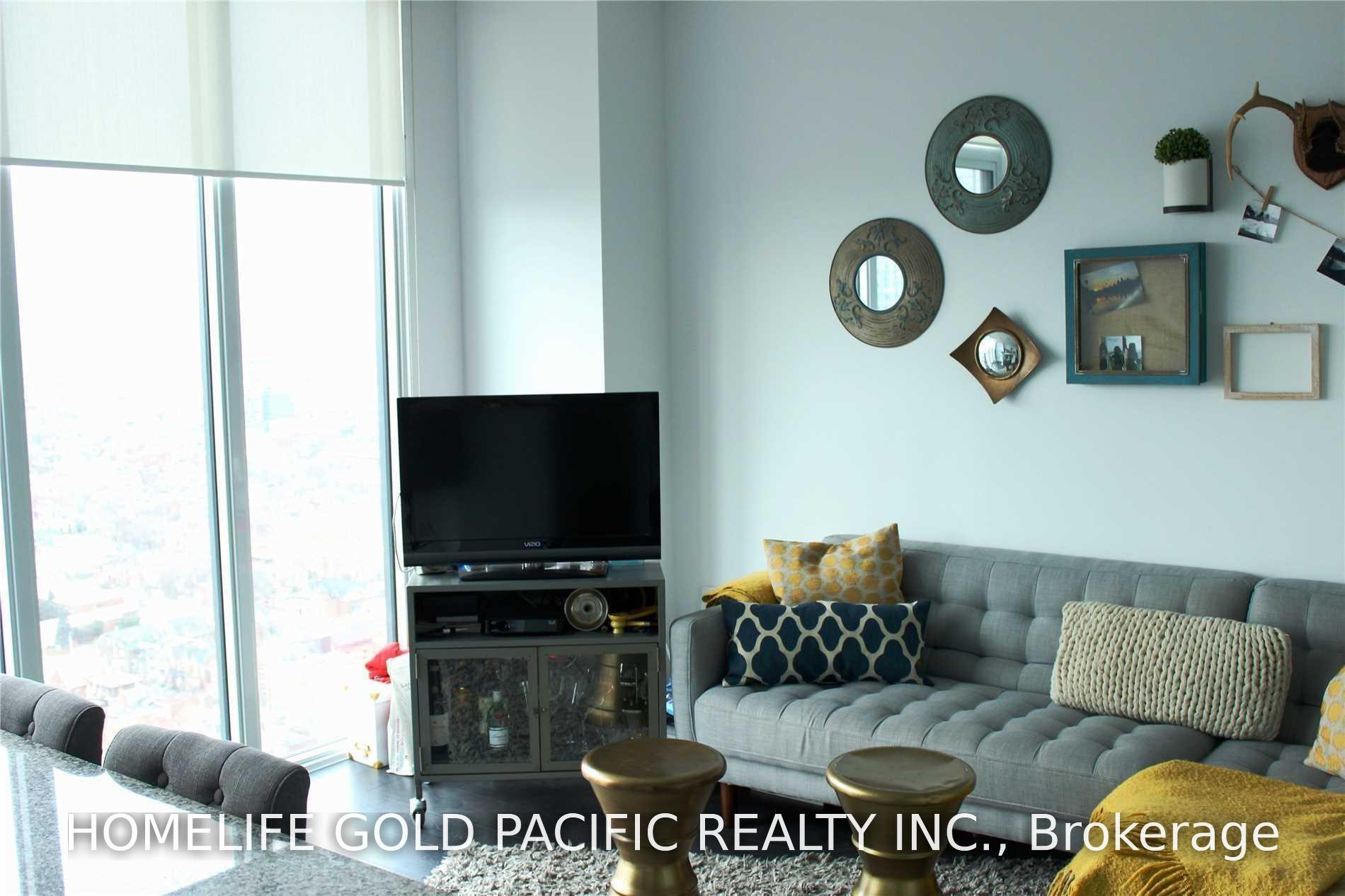 Photo 5 of Unit 3901, 426 University Avenue, Toronto, Kensington-Chinatown — HOMEH