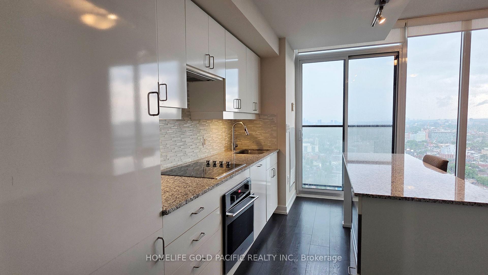 Photo 8 of Unit 3901, 426 University Avenue, Toronto, Kensington-Chinatown — HOMEH