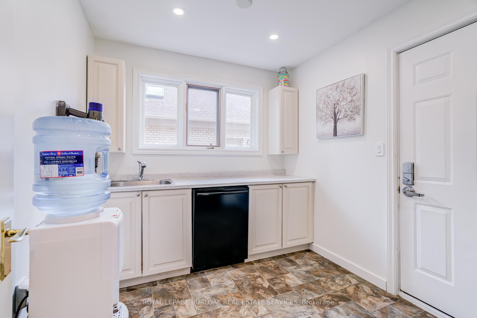 Photo 17 of 181 Golf Links Road, Hamilton, Ancaster — HOMEH