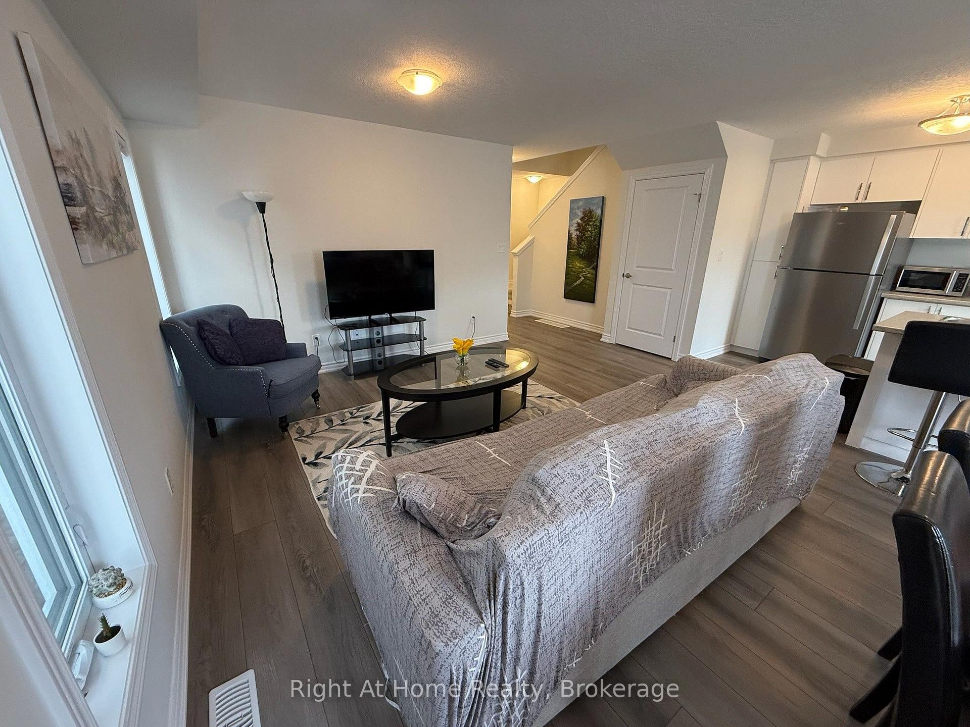 Photo 2 of Unit Upper, 217 Benninger Drive, Kitchener — HOMEH