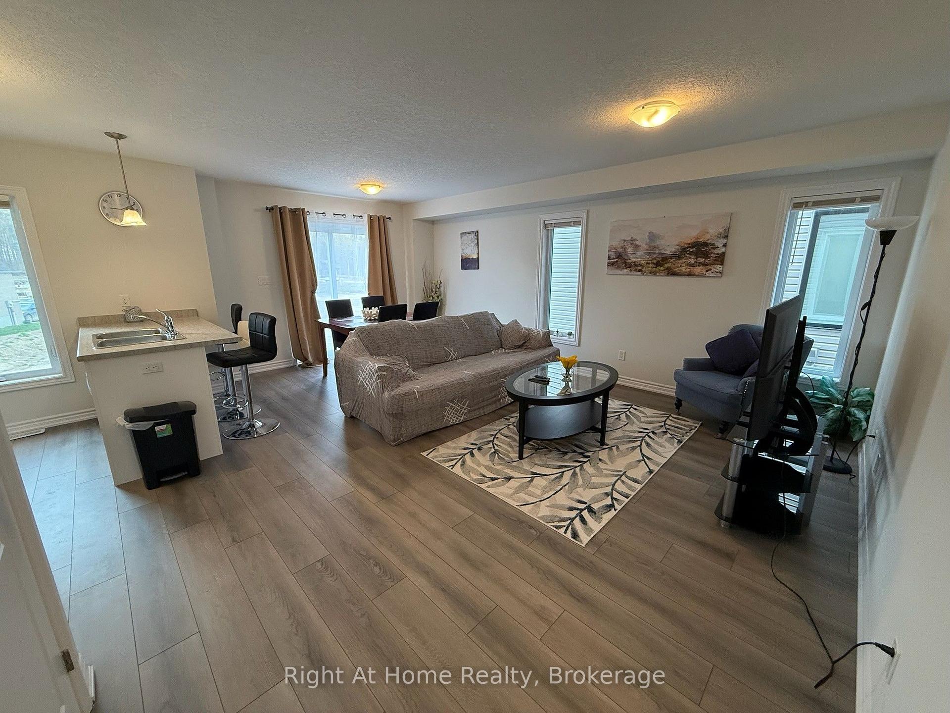 Photo 3 of Unit Upper, 217 Benninger Drive, Kitchener — HOMEH