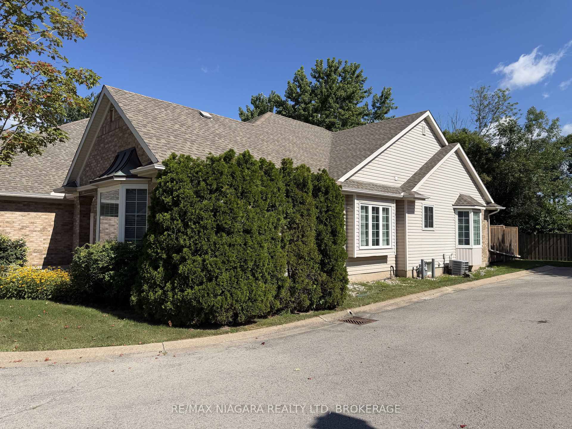 Photo 2 of Unit 19, 3516 Main Street, Niagara Falls, Chippawa — HOMEH