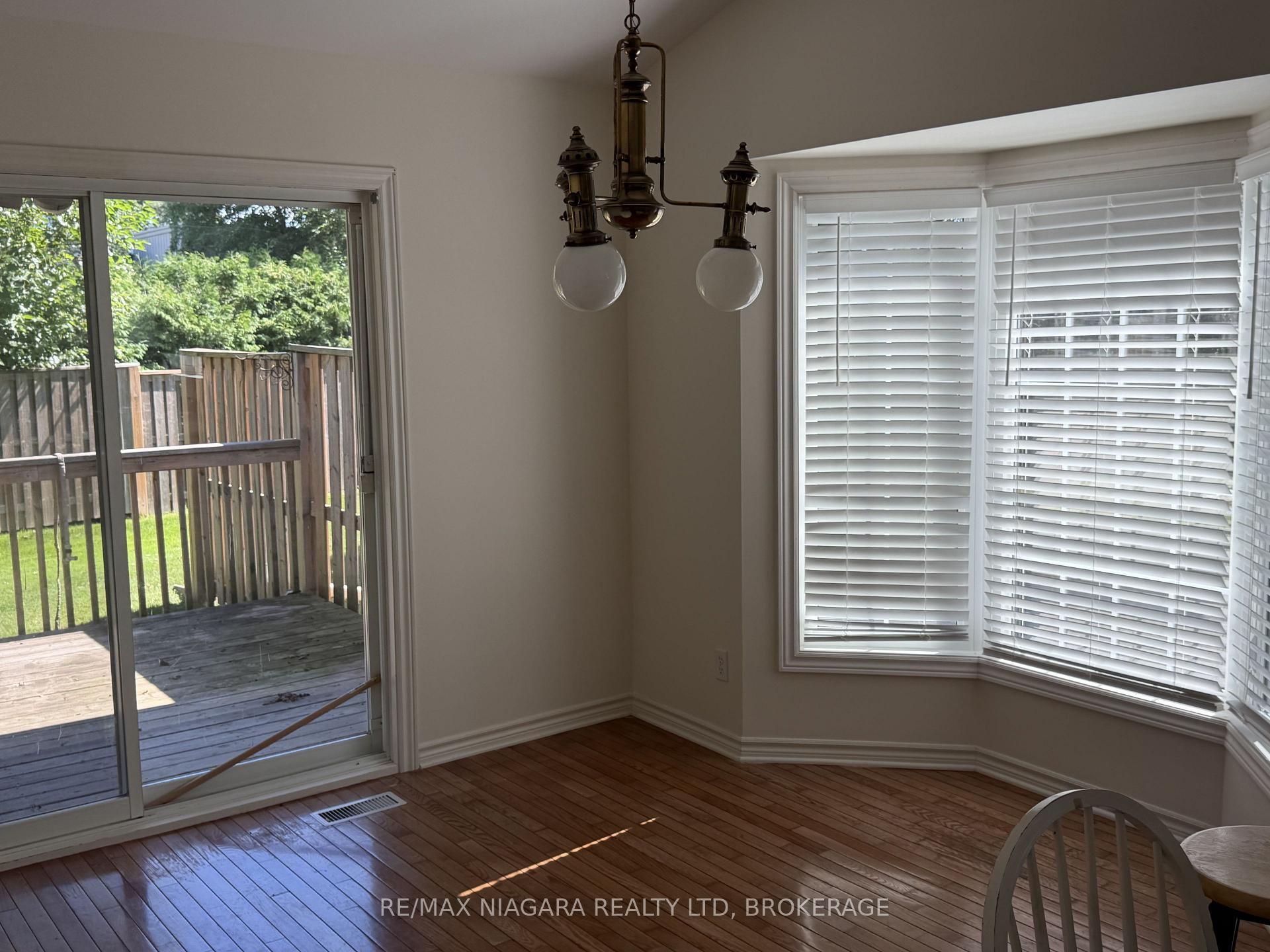 Photo 9 of Unit 19, 3516 Main Street, Niagara Falls, Chippawa — HOMEH