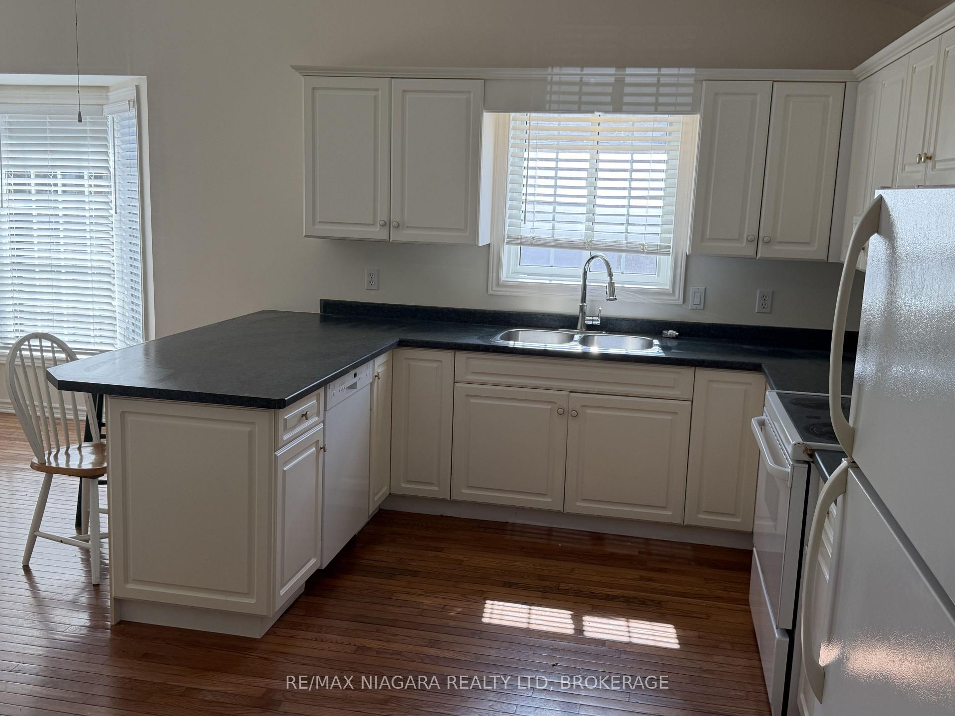 Photo 11 of Unit 19, 3516 Main Street, Niagara Falls, Chippawa — HOMEH