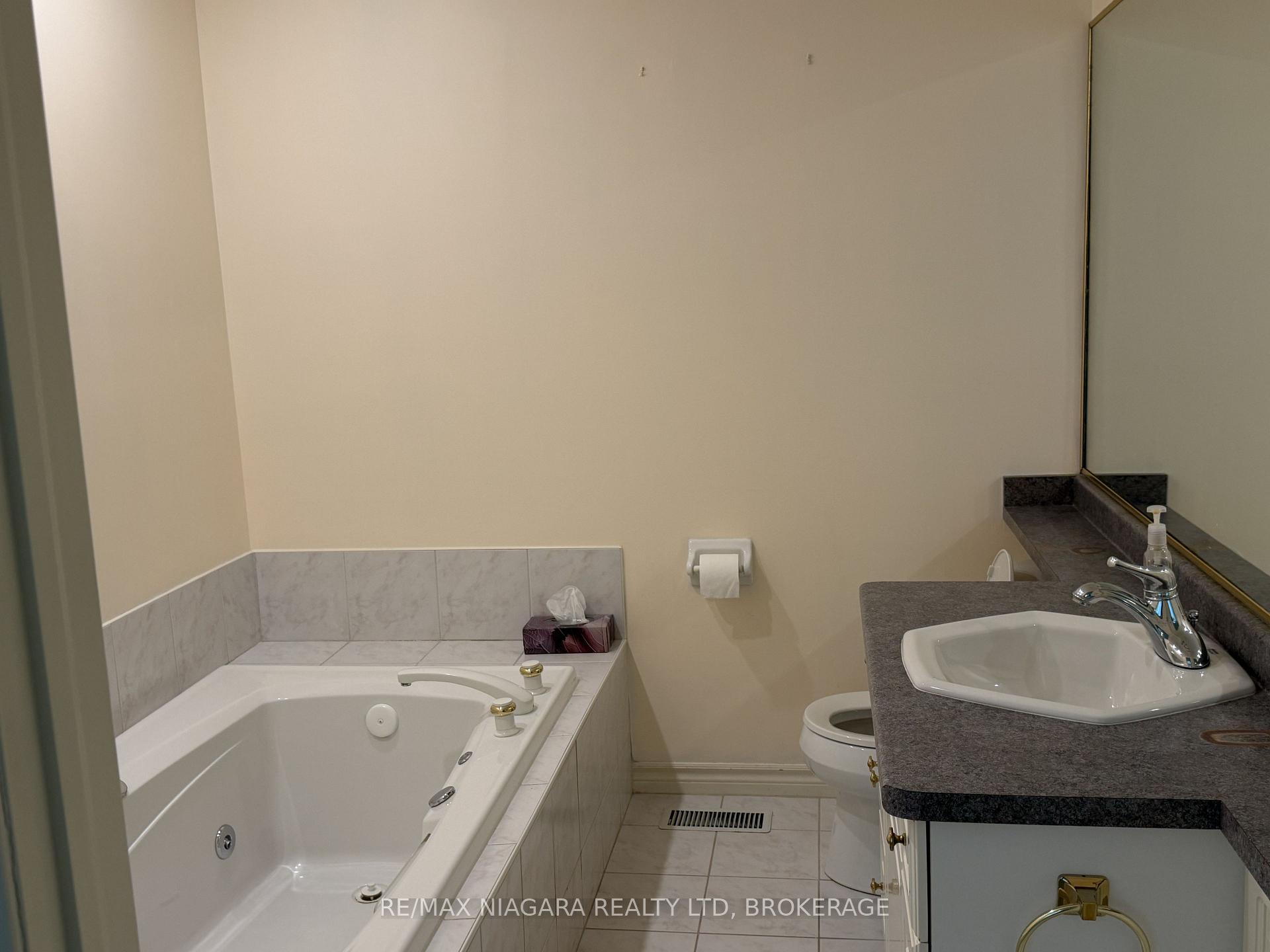 Photo 16 of Unit 19, 3516 Main Street, Niagara Falls, Chippawa — HOMEH