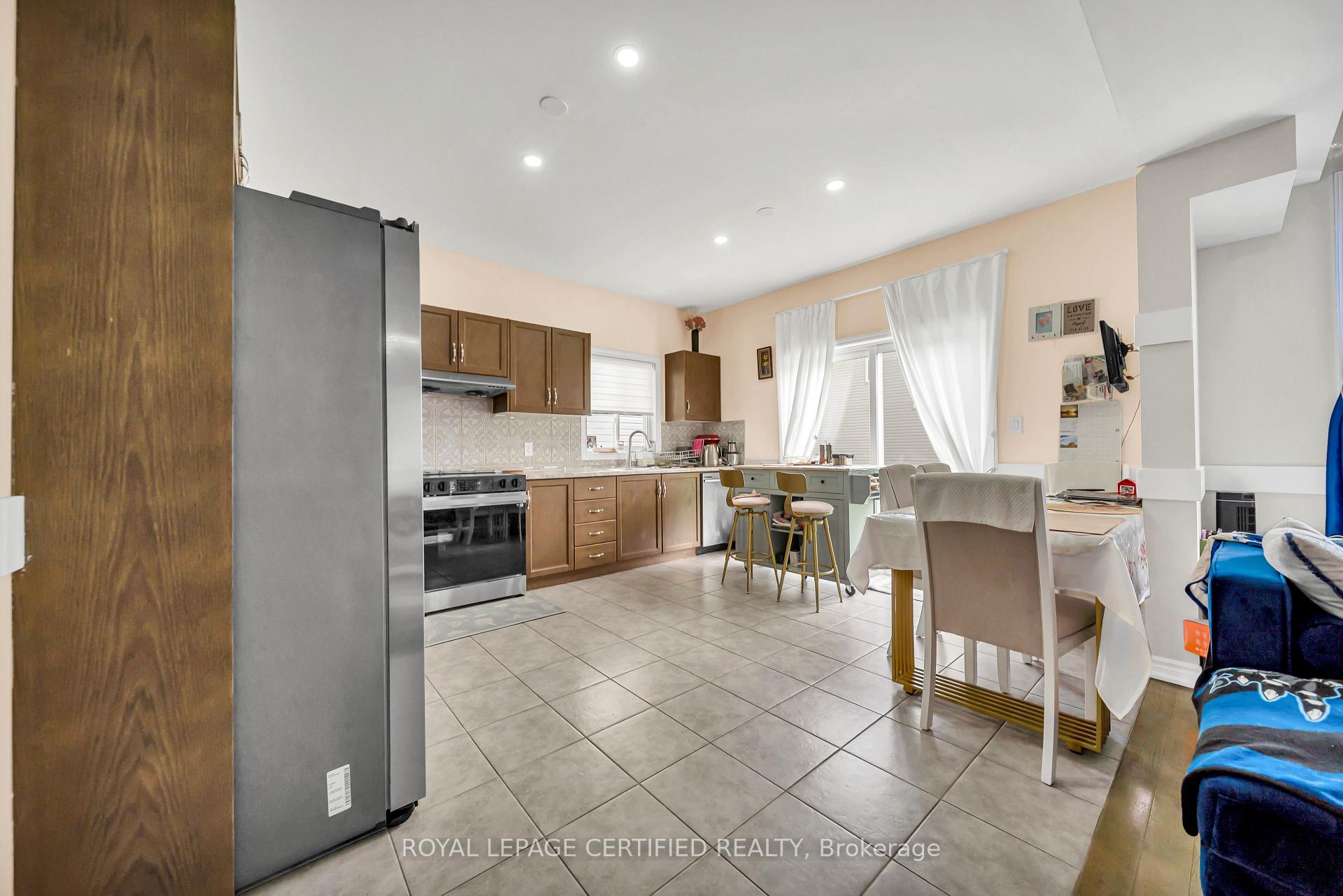 Photo 19 of 204 Mccabe Avenue, Welland, Lincoln/Crowland — HOMEH