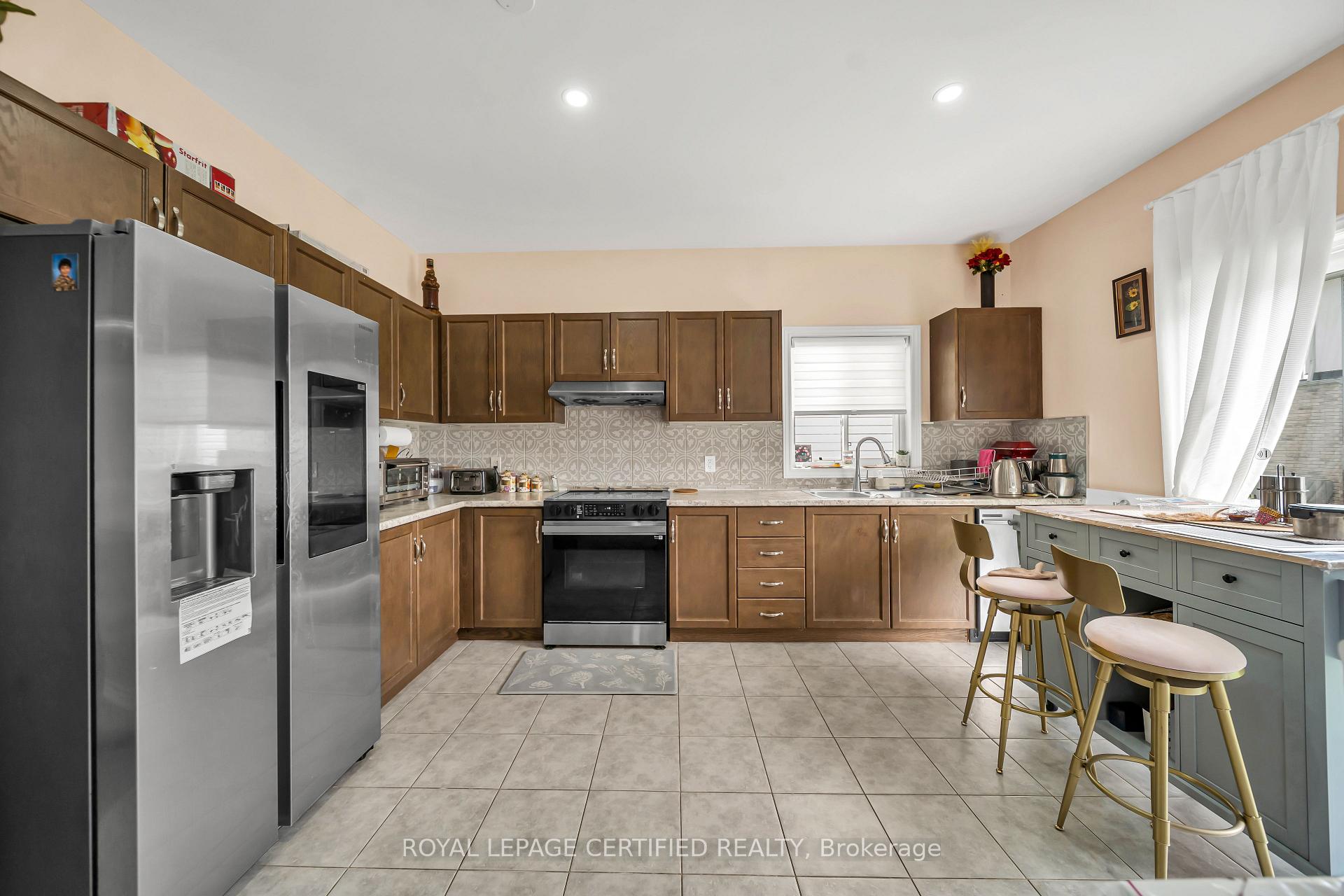 Photo 21 of 204 Mccabe Avenue, Welland, Lincoln/Crowland — HOMEH