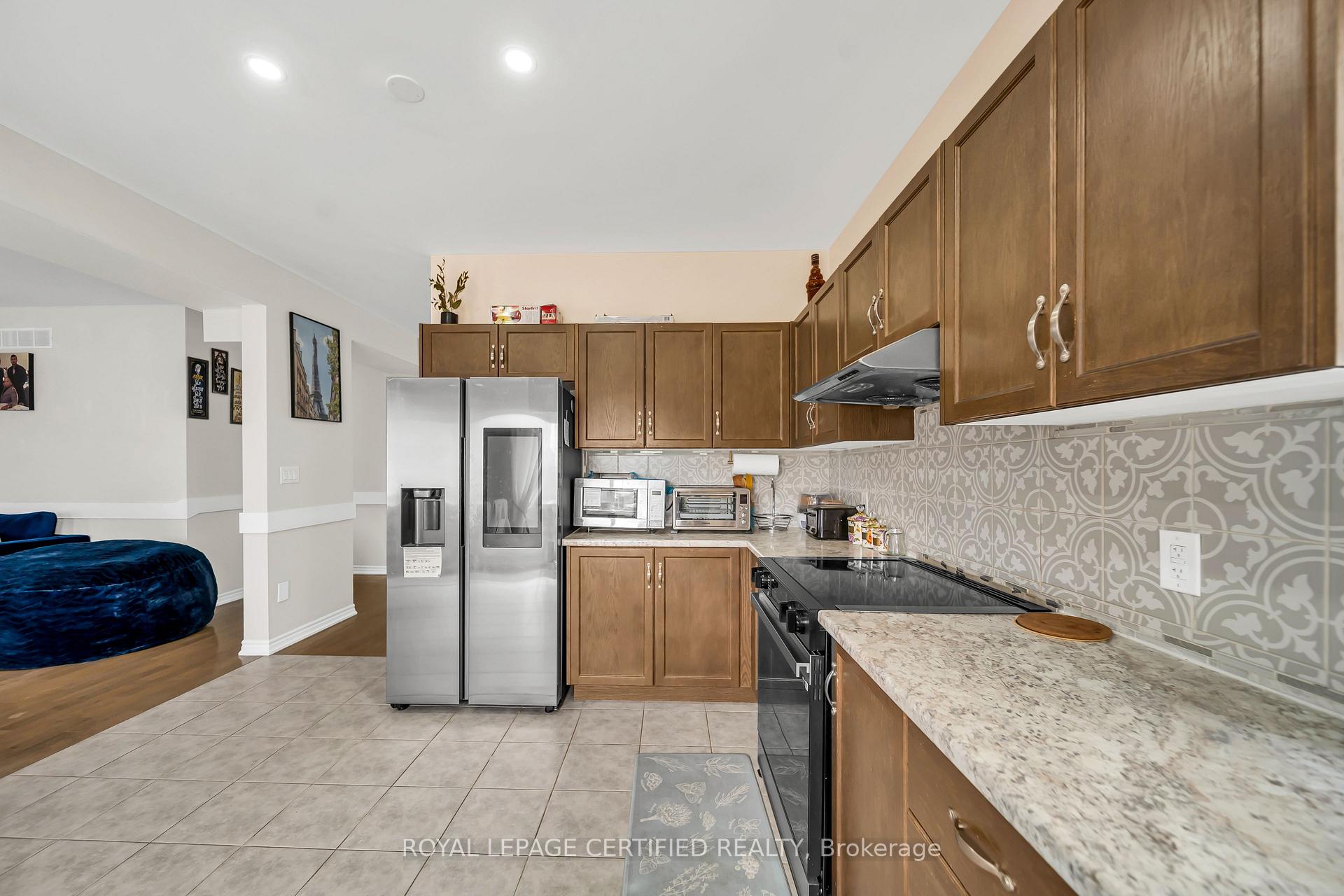 Photo 23 of 204 Mccabe Avenue, Welland, Lincoln/Crowland — HOMEH