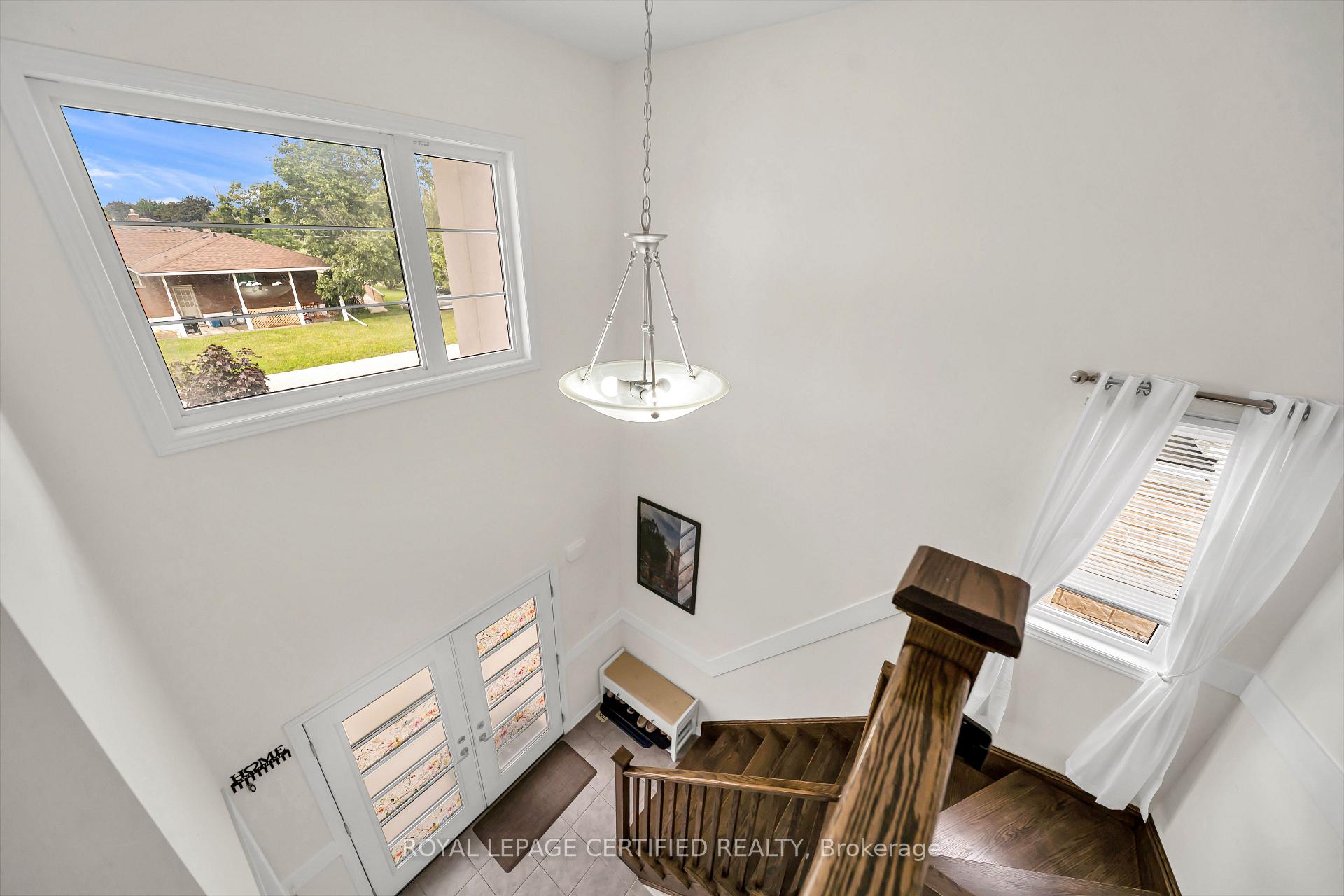 Photo 25 of 204 Mccabe Avenue, Welland, Lincoln/Crowland — HOMEH