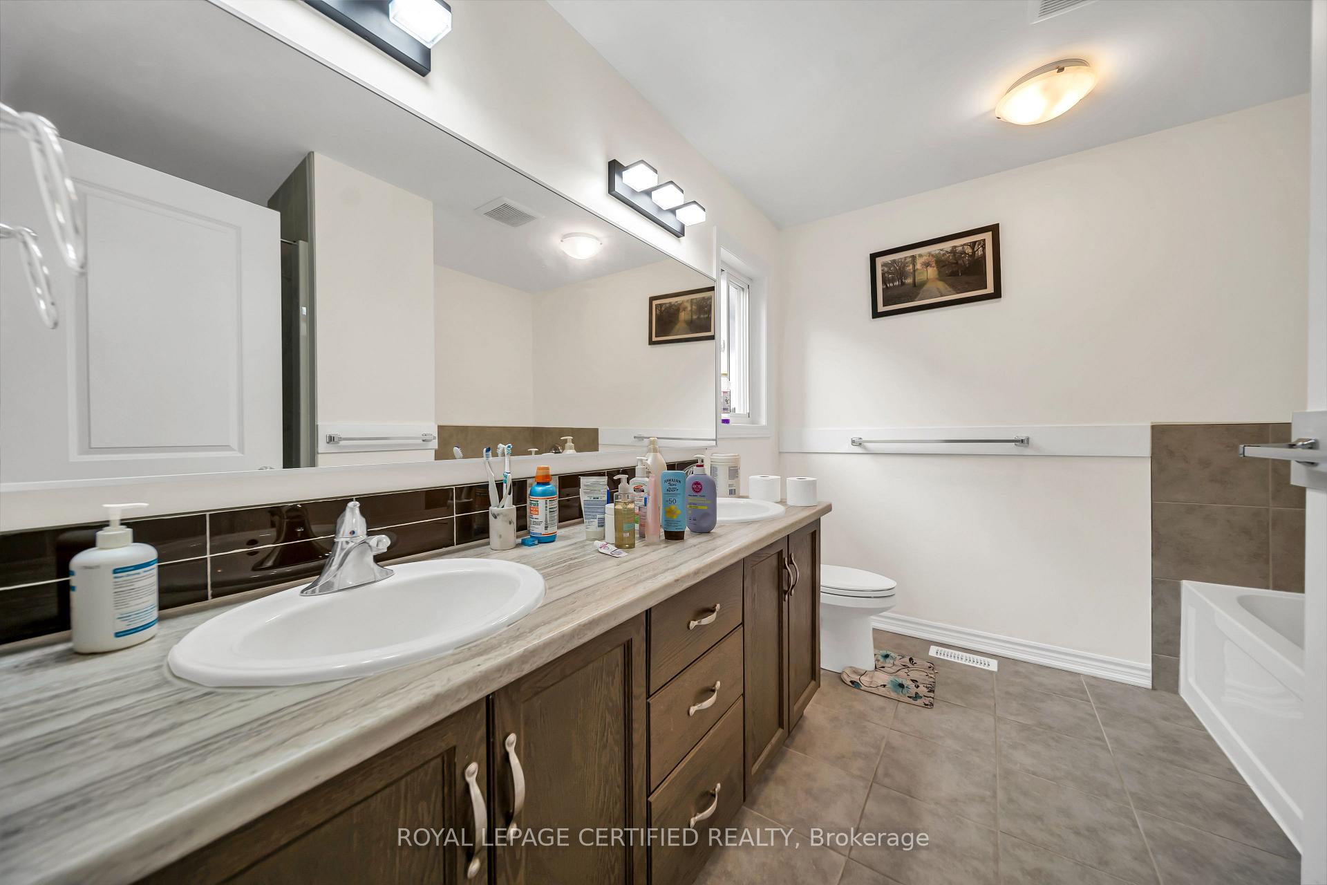 Photo 36 of 204 Mccabe Avenue, Welland, Lincoln/Crowland — HOMEH