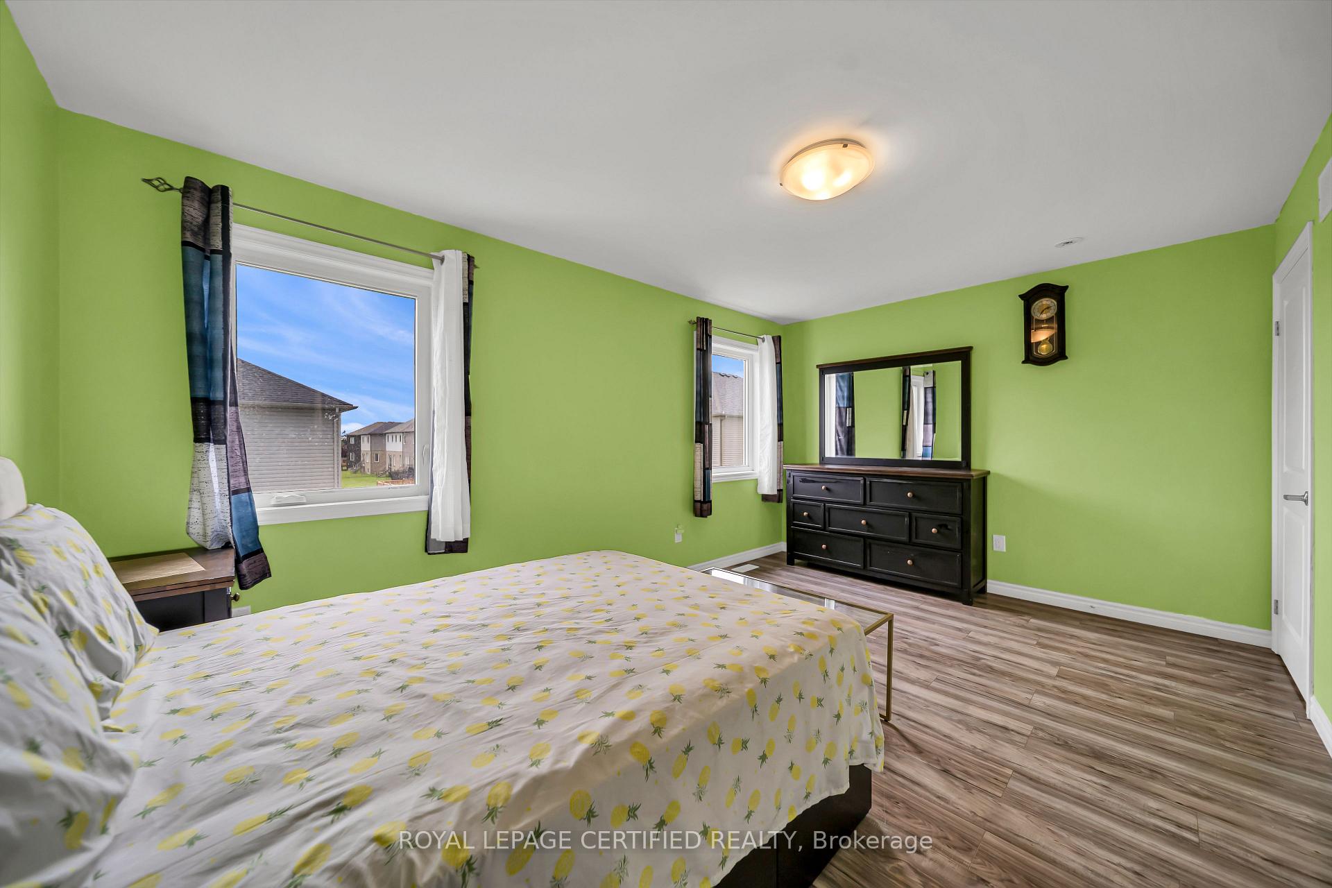 Photo 39 of 204 Mccabe Avenue, Welland, Lincoln/Crowland — HOMEH