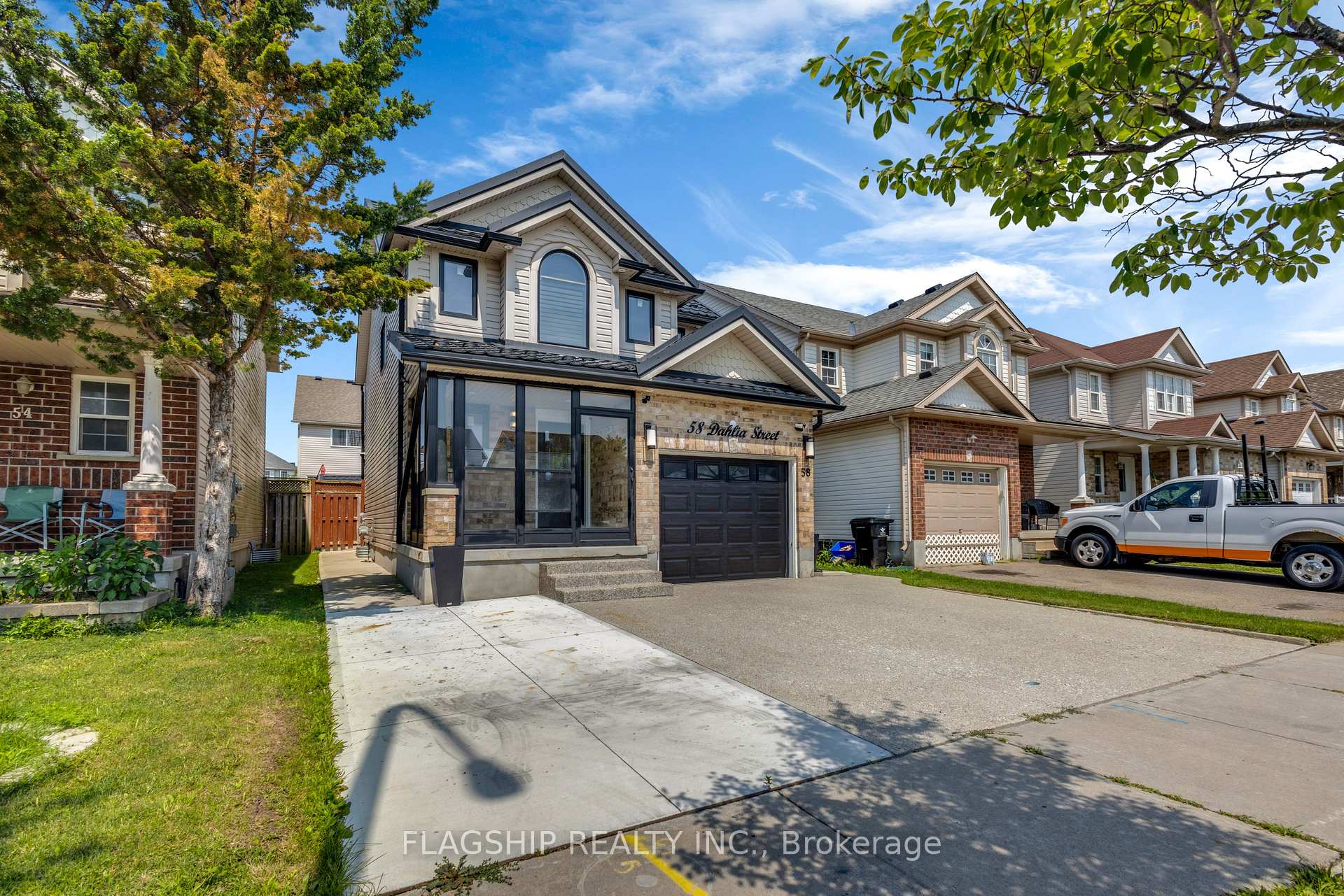 Photo 2 of 58 Dahlia Street, Kitchener, Larentian West — HOMEH