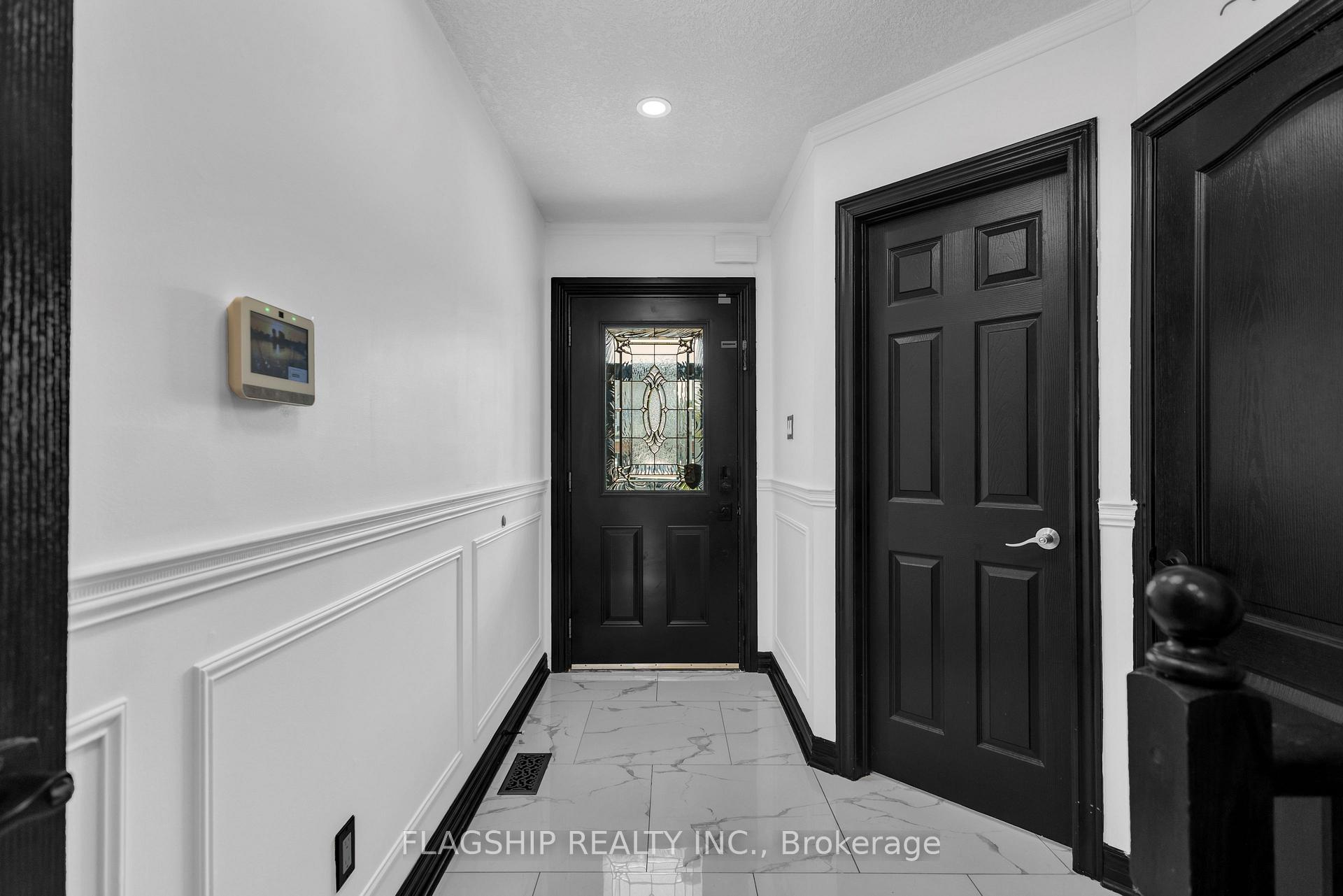 Photo 3 of 58 Dahlia Street, Kitchener, Larentian West — HOMEH