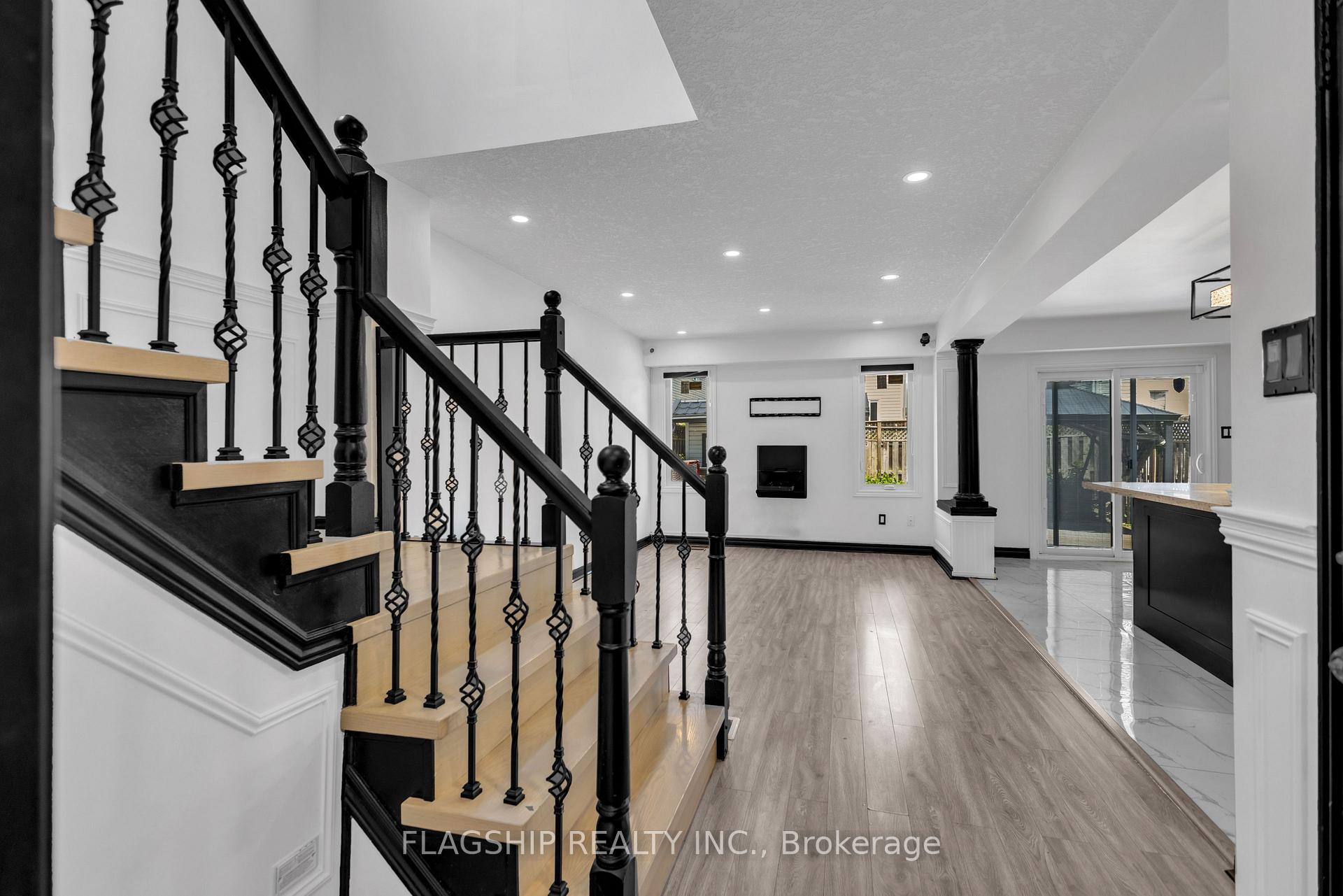Photo 5 of 58 Dahlia Street, Kitchener, Larentian West — HOMEH