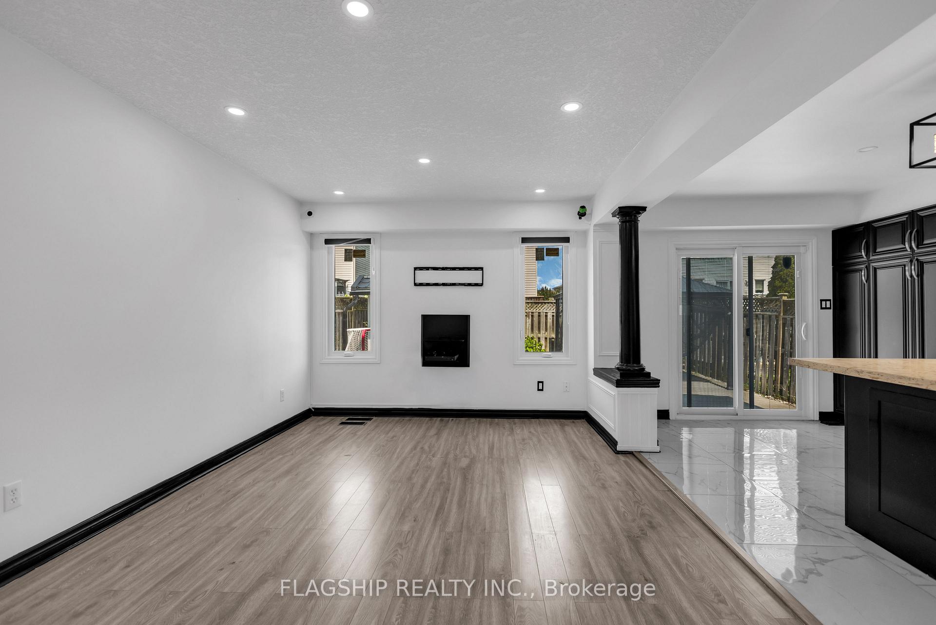 Photo 6 of 58 Dahlia Street, Kitchener, Larentian West — HOMEH
