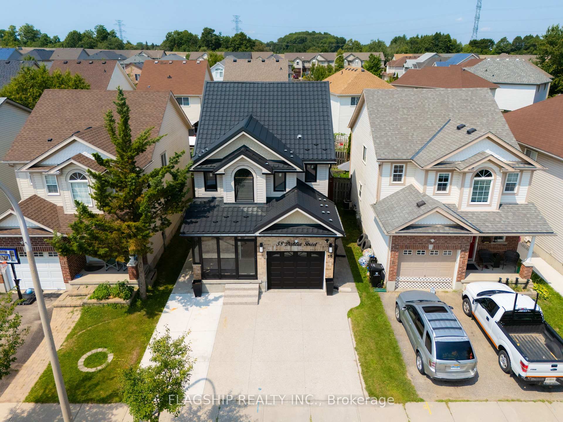 Photo 43 of 58 Dahlia Street, Kitchener, Larentian West — HOMEH