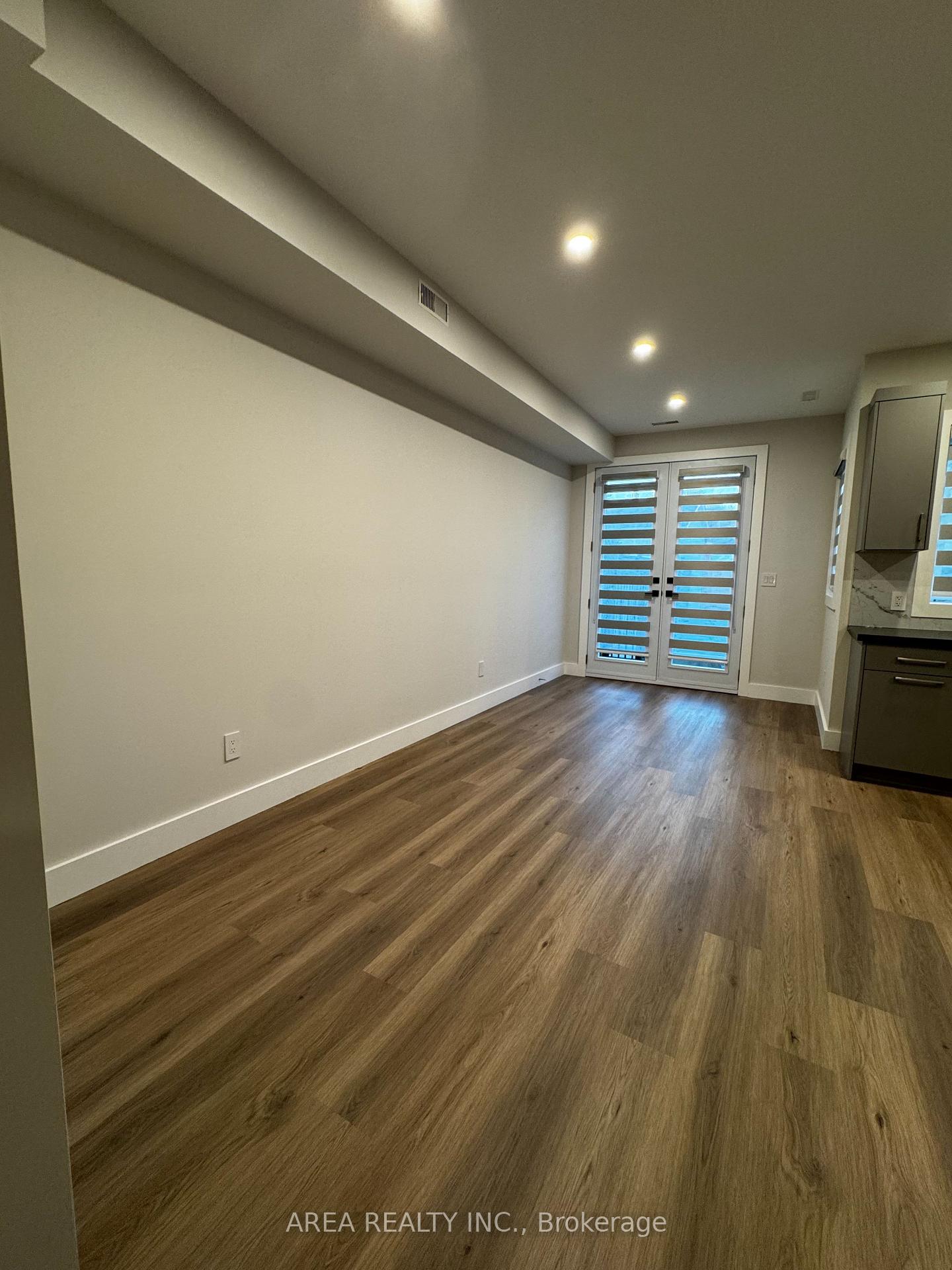 Photo 4 of Unit Main, 501 Northcliffe Boulevard, Toronto, Oakwood Village — HOMEH