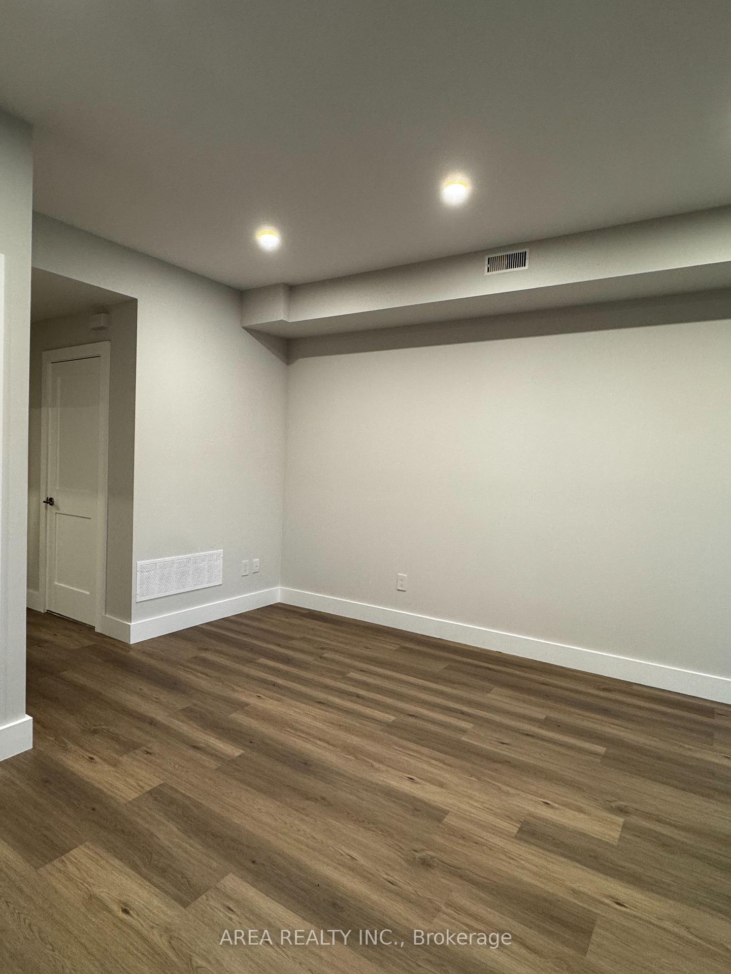 Photo 6 of Unit Main, 501 Northcliffe Boulevard, Toronto, Oakwood Village — HOMEH