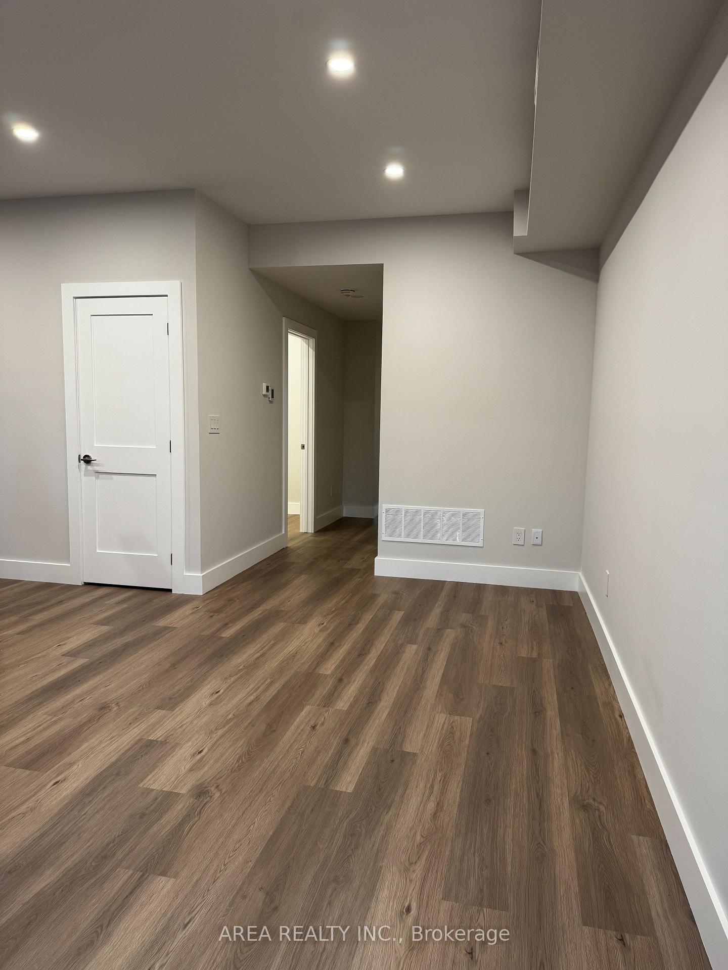 Photo 7 of Unit Main, 501 Northcliffe Boulevard, Toronto, Oakwood Village — HOMEH
