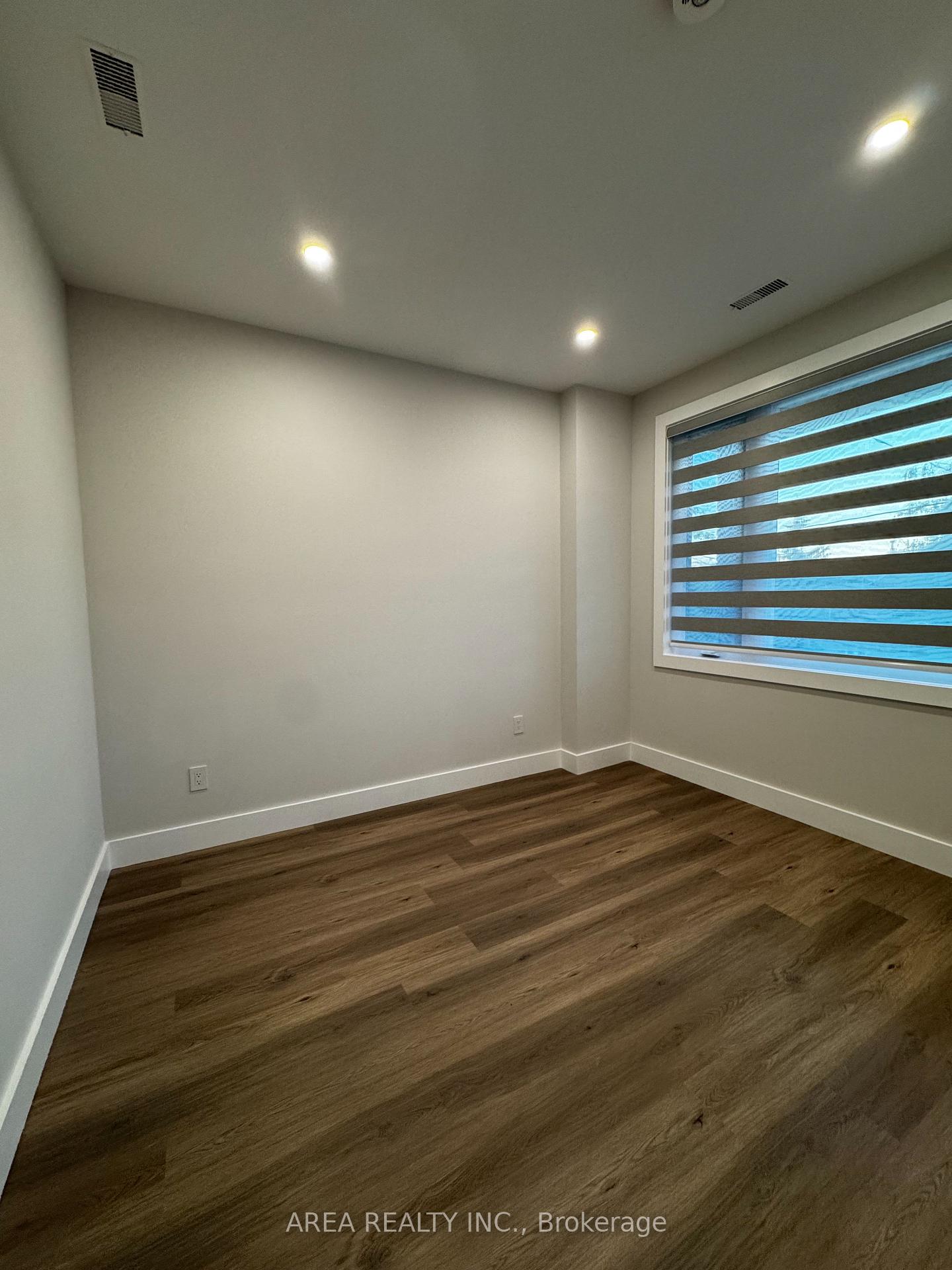 Photo 10 of Unit Main, 501 Northcliffe Boulevard, Toronto, Oakwood Village — HOMEH